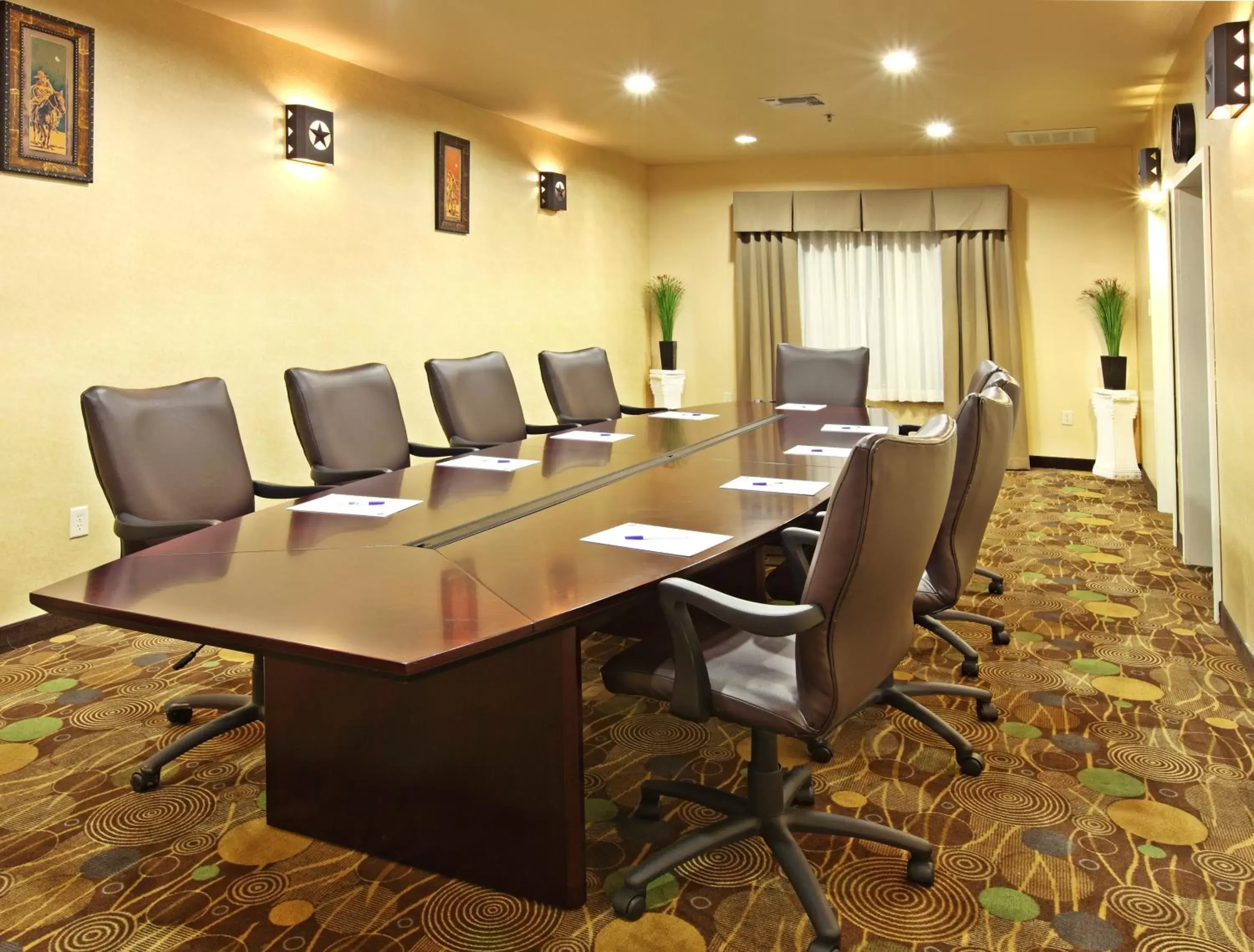 Meeting/conference room in Holiday Inn Express Hotel & Suites Marshall, an IHG Hotel