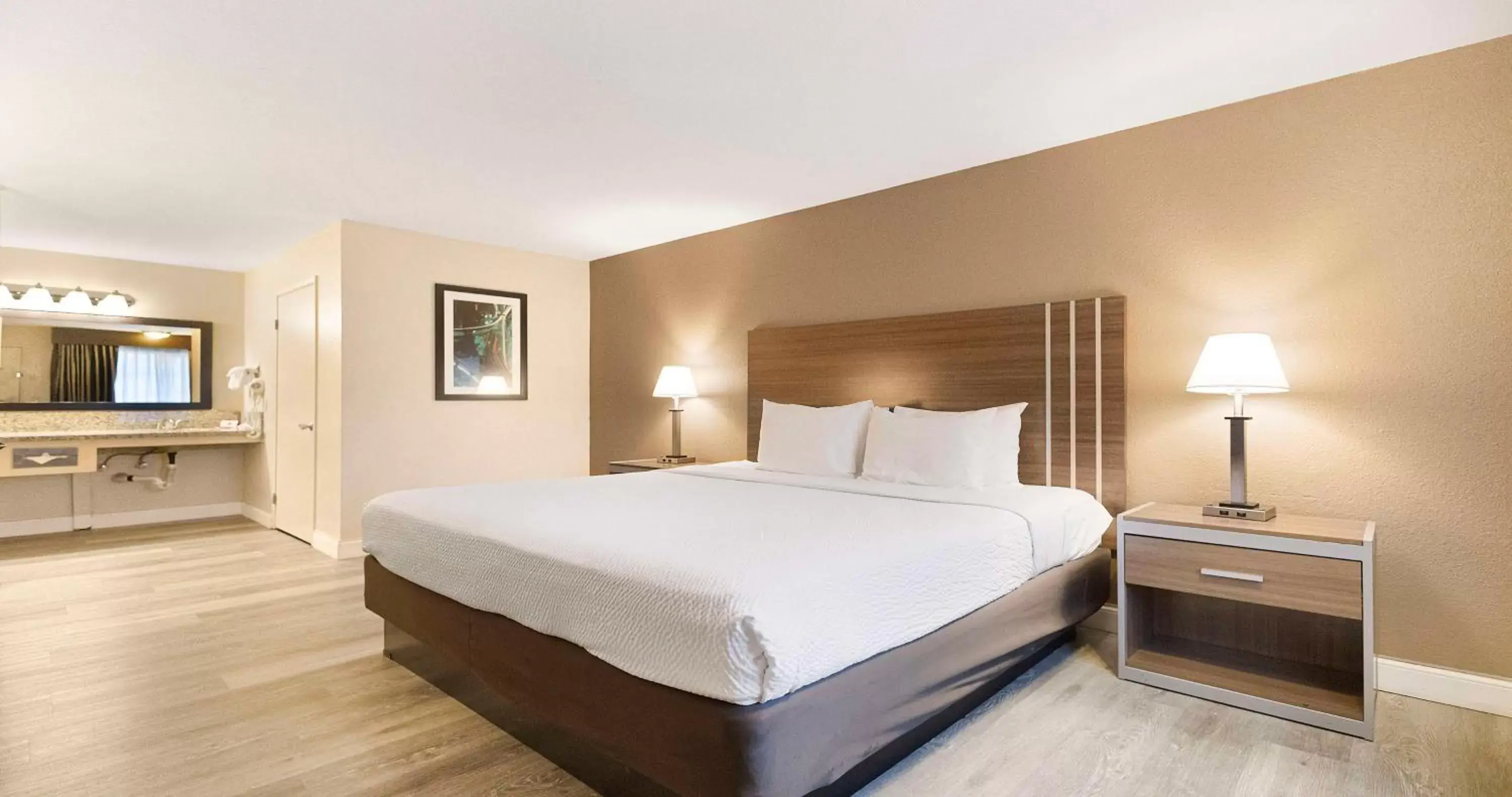 Bedroom, Bed in SureStay Plus Hotel by Best Western Sacramento North