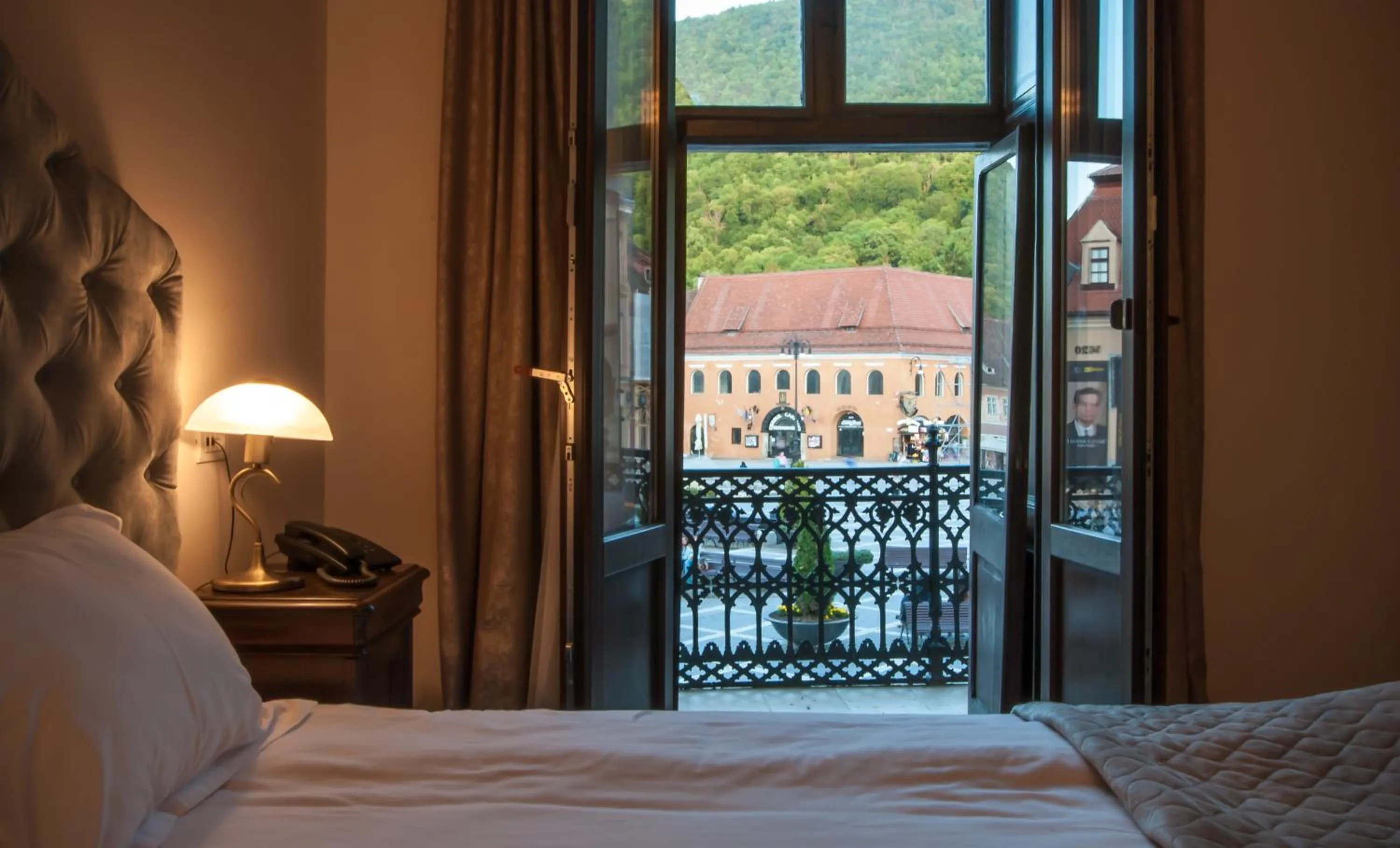 Bed in Safrano Palace
