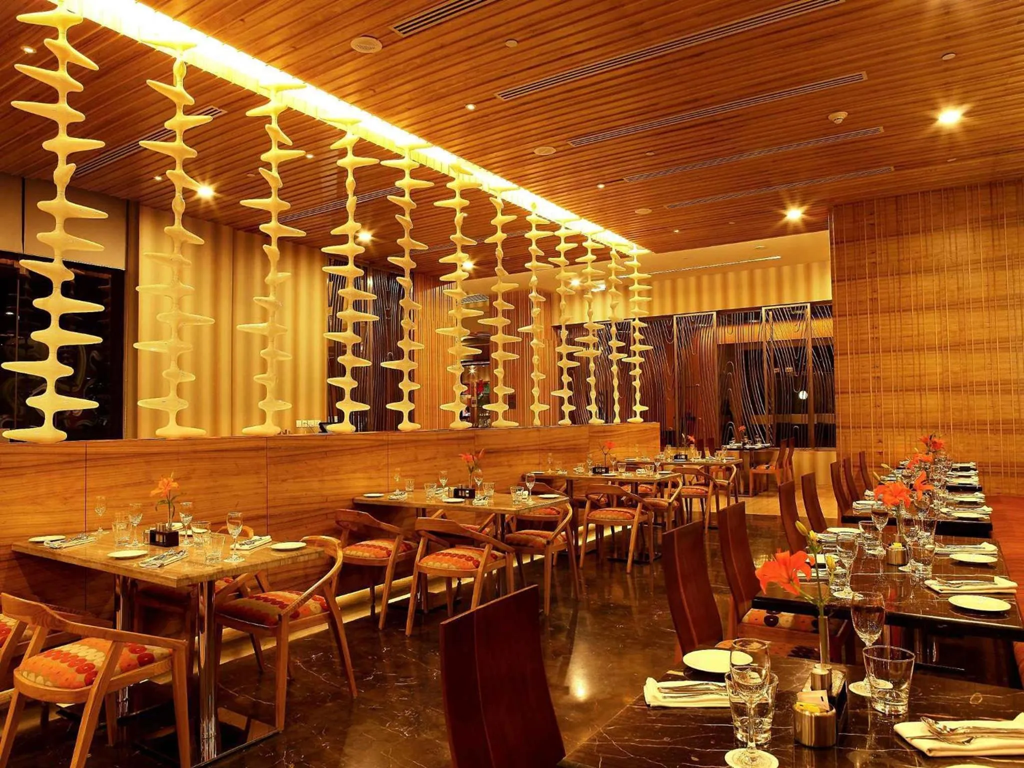 Restaurant/places to eat in The Metropolitan Hotel & Spa New Delhi