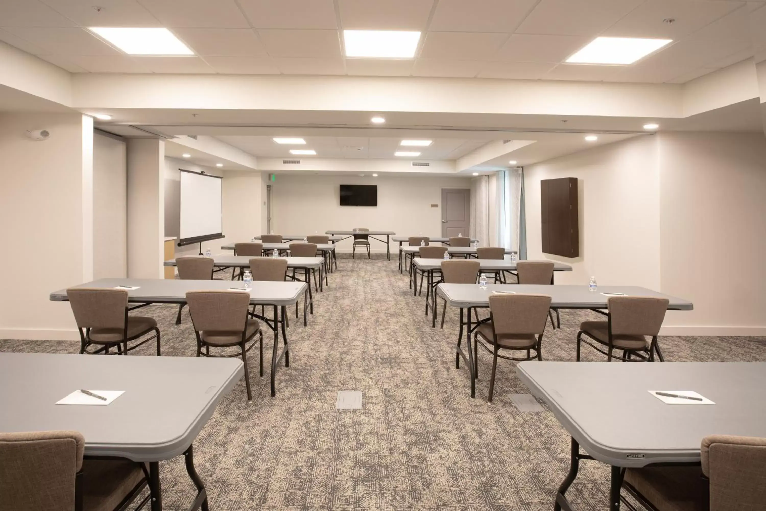 Meeting/conference room in Staybridge Suites - Carson City - Tahoe Area, an IHG Hotel