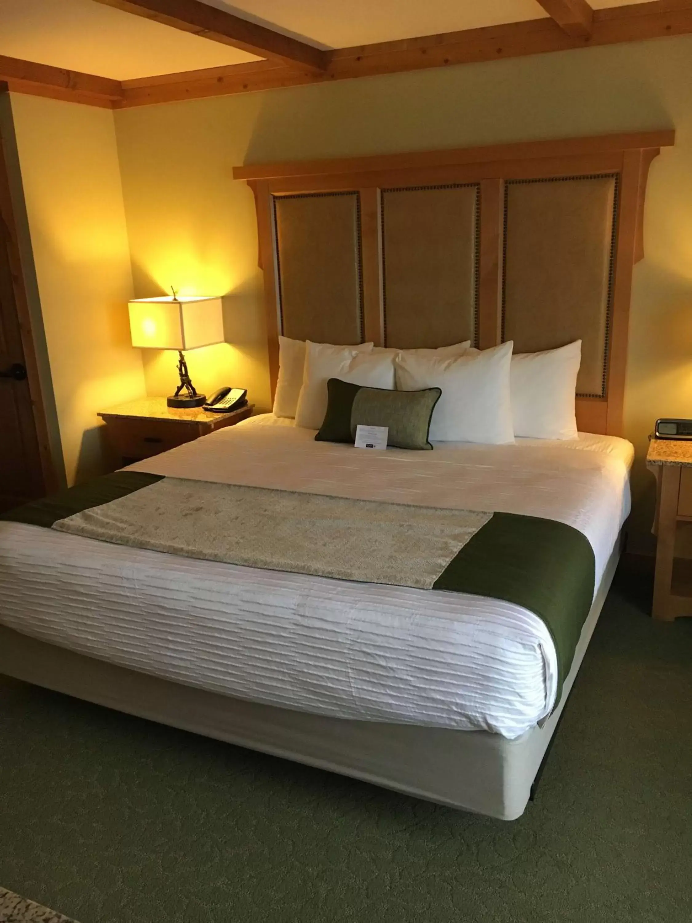 Bedroom, Bed in Brian Head Lodge