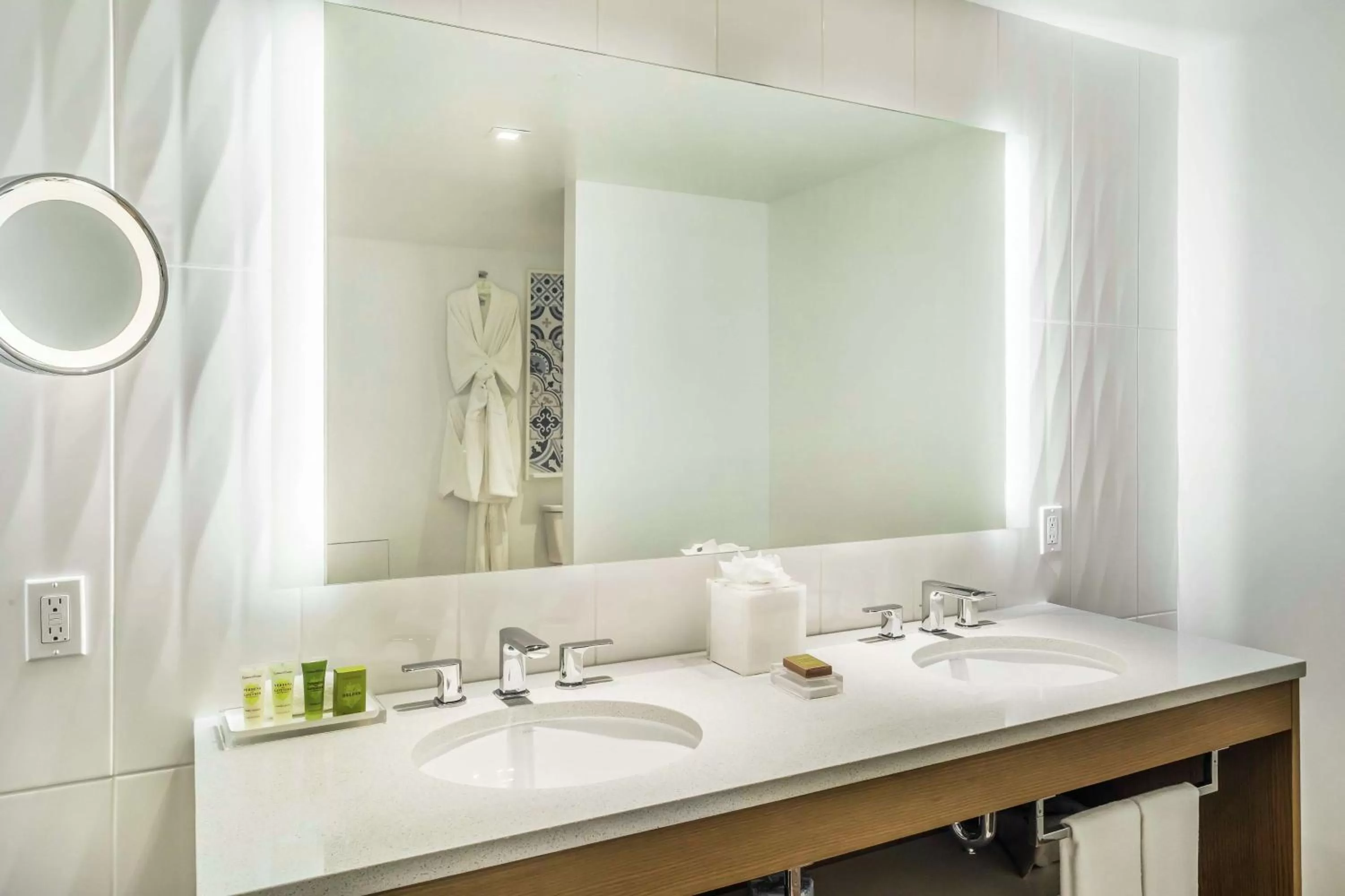 Bathroom in Hilton Miami Dadeland