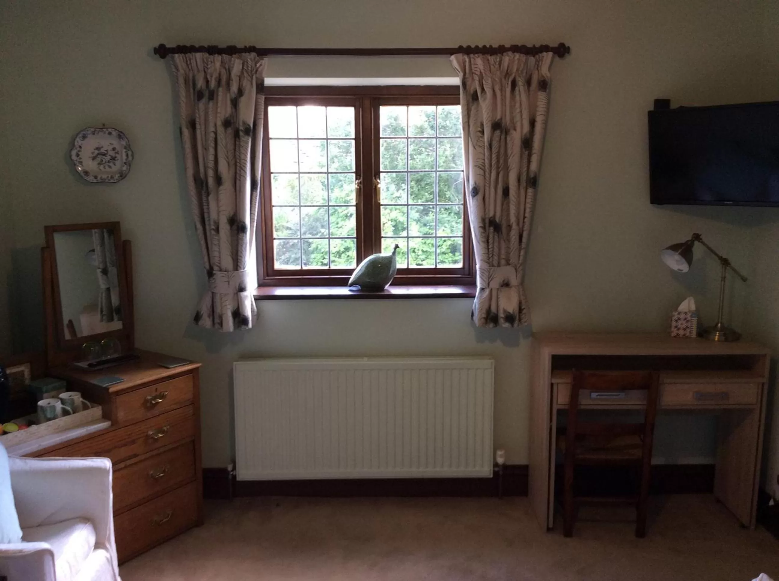 TV and multimedia, TV/Entertainment Center in NIGHTINGALE B&B