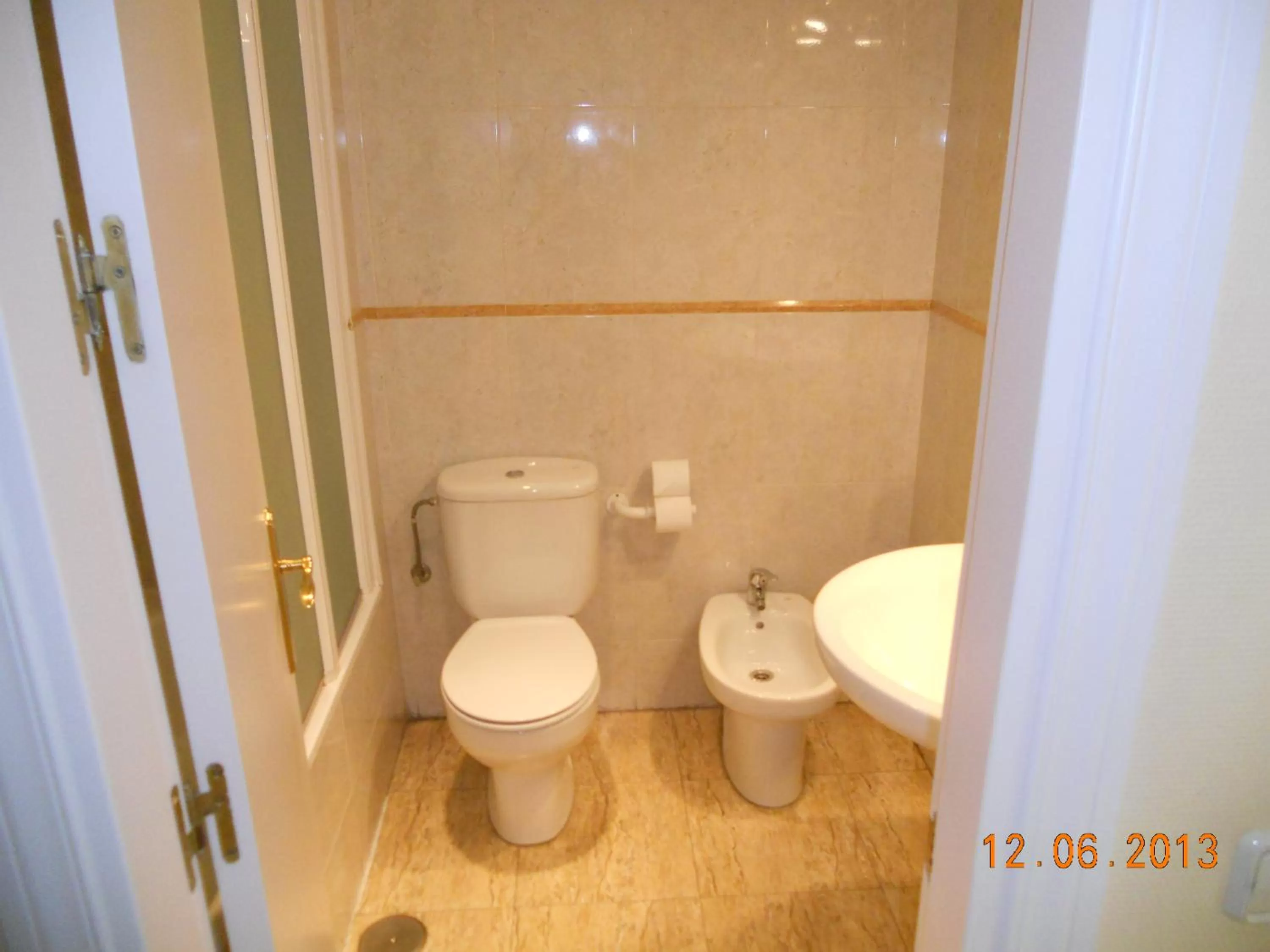 Bathroom in Hotel Barajas Plaza