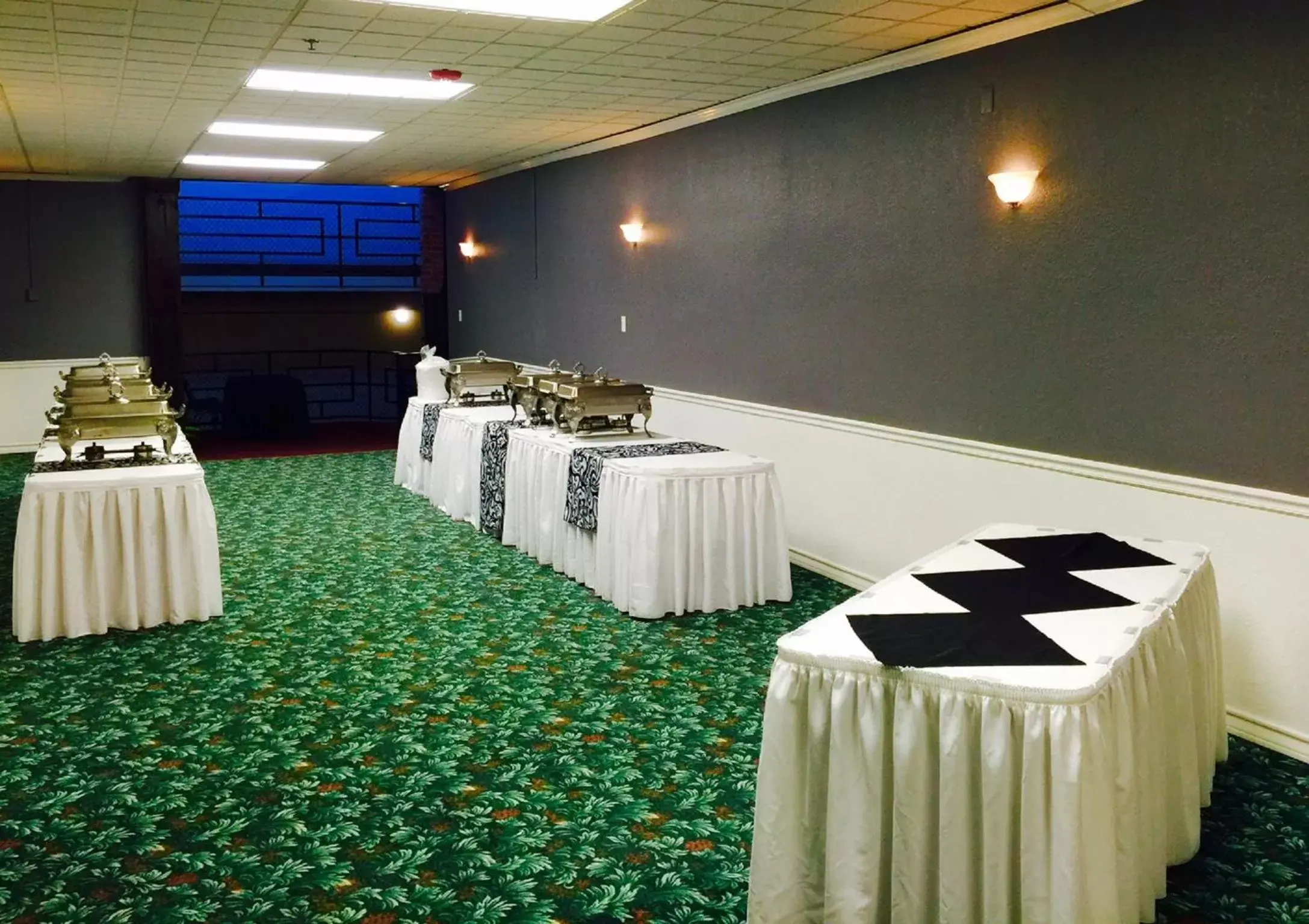 Food and drinks, Banquet Facilities in Pearl on the Concho SureStay Collection by Best Western