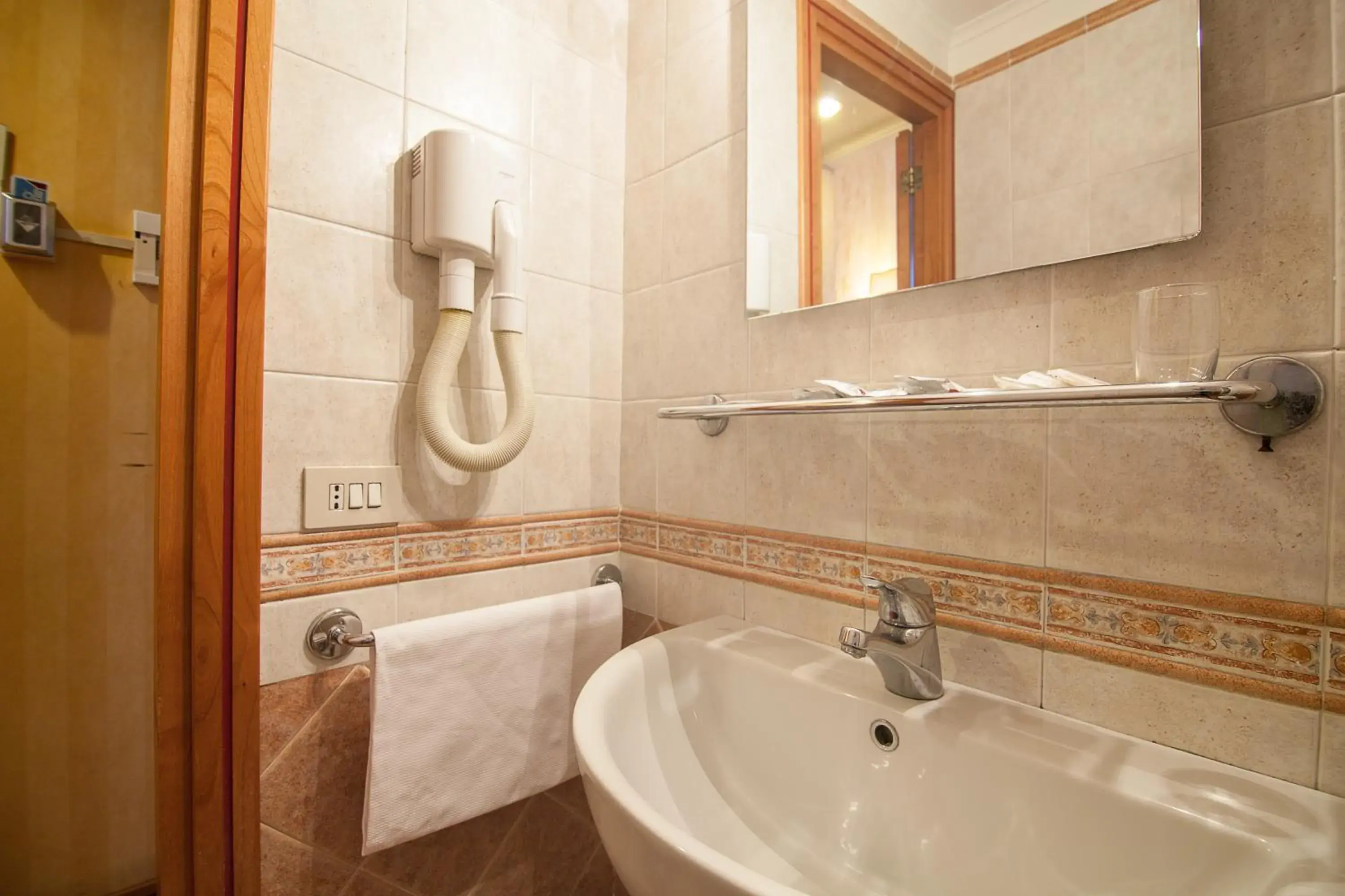 Double or Twin Room in Hotel Pomezia Double or Twin Room in Hotel Pomezia