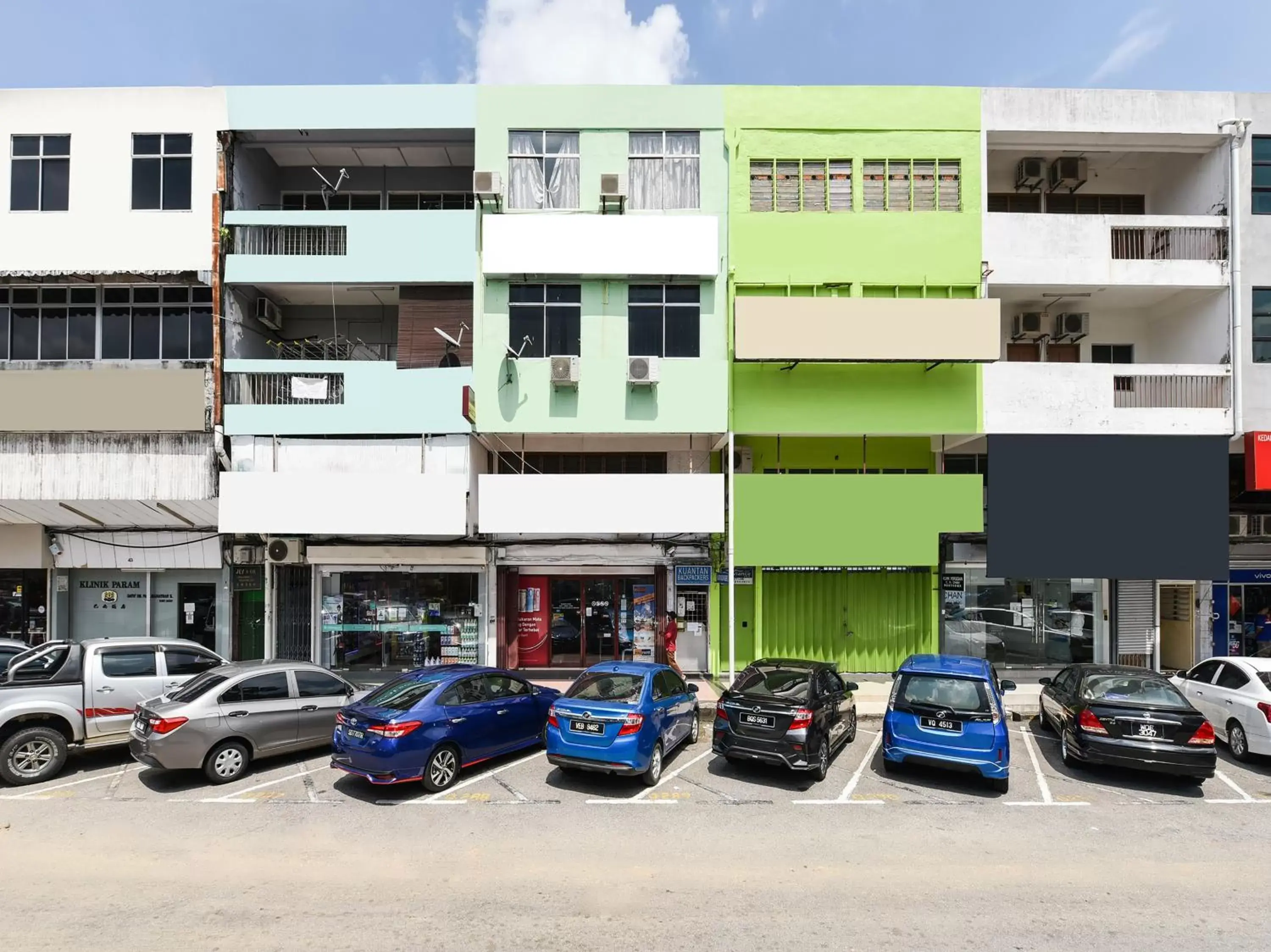 Property Building in SPOT ON 89872 Kuantan Backpackers