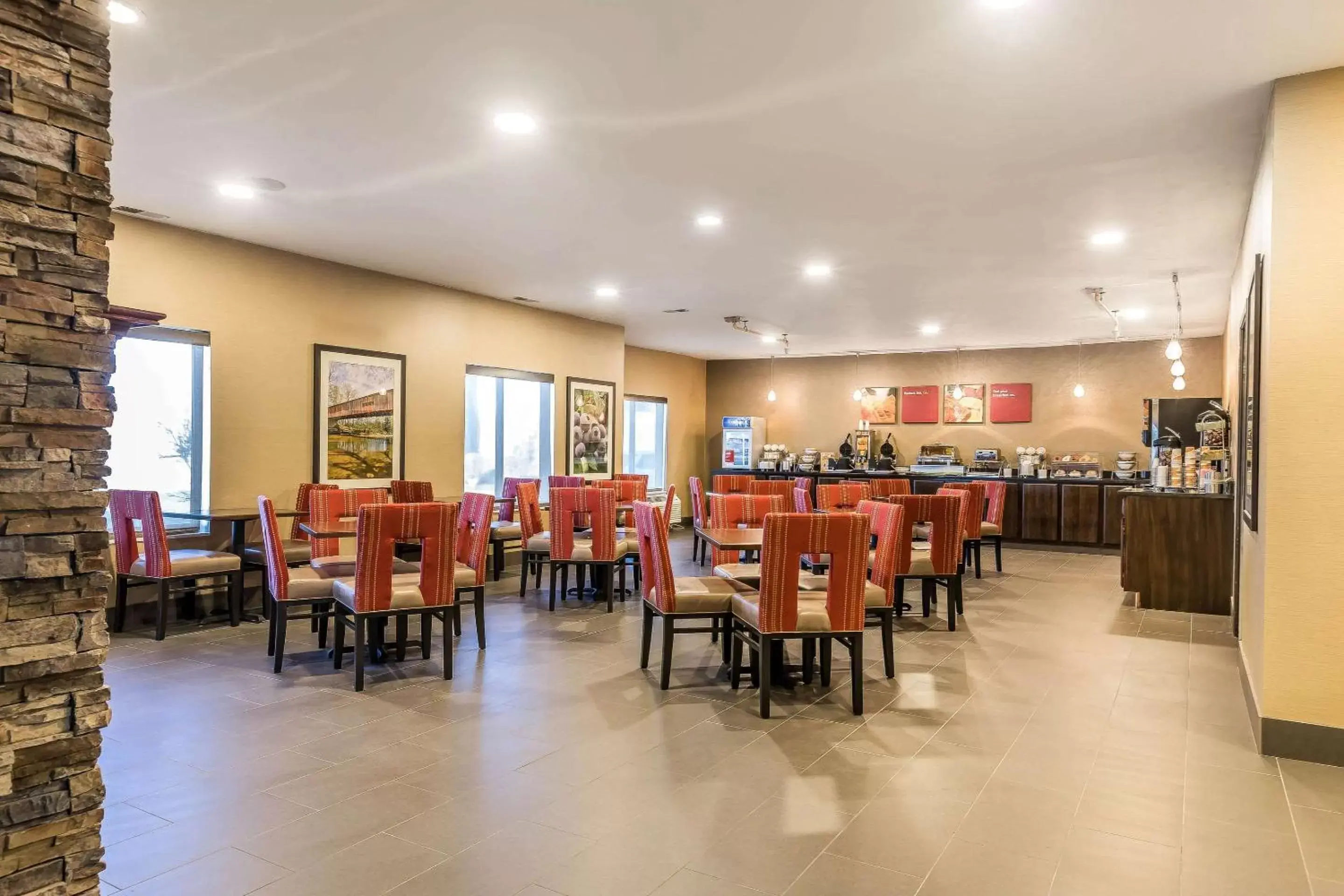 Restaurant/Places to Eat in Comfort Suites North Fort Wayne