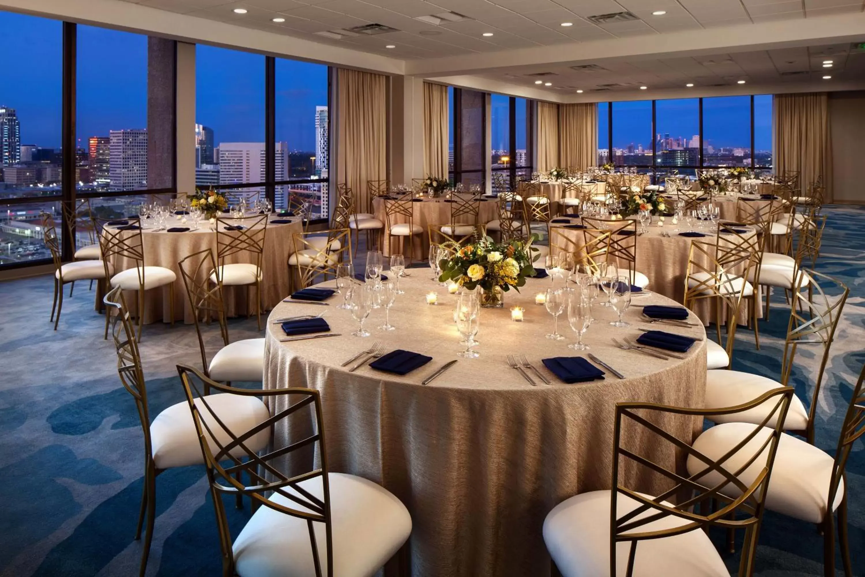 Meeting/conference room, Restaurant/Places to Eat in The Westin Oaks Houston at the Galleria