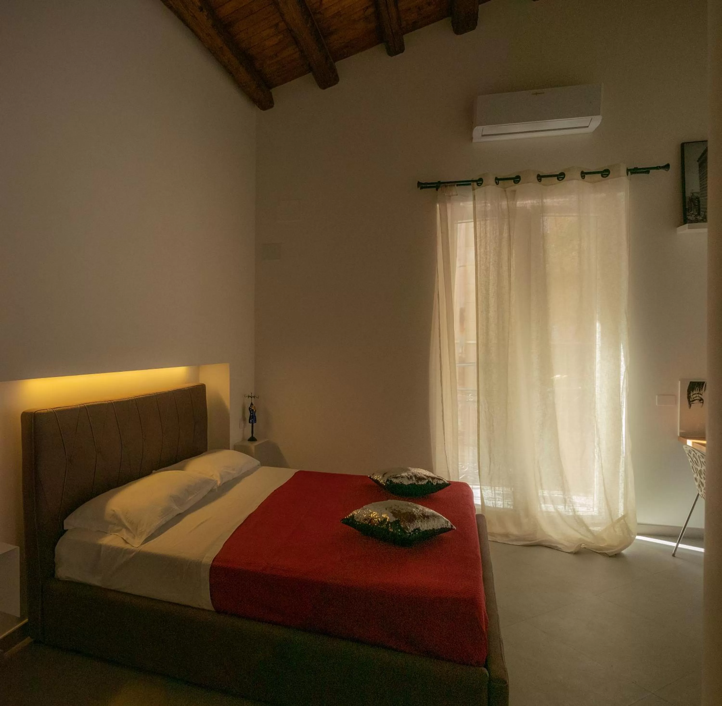 Bed in San Francesco Rooms and Apartment with Terrace in Palermo Locazione Turistica