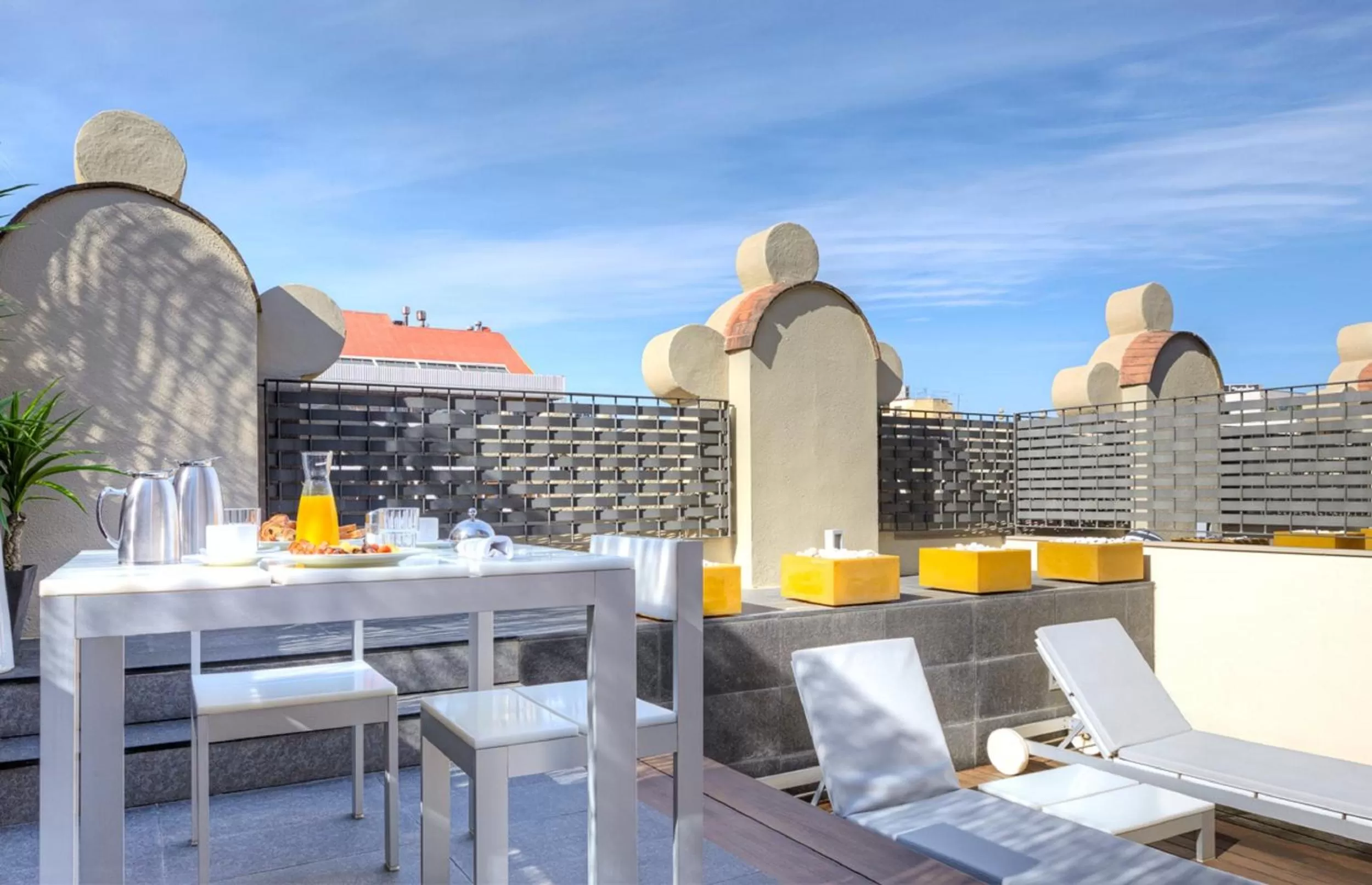 Balcony/Terrace in Sixtytwo Hotel