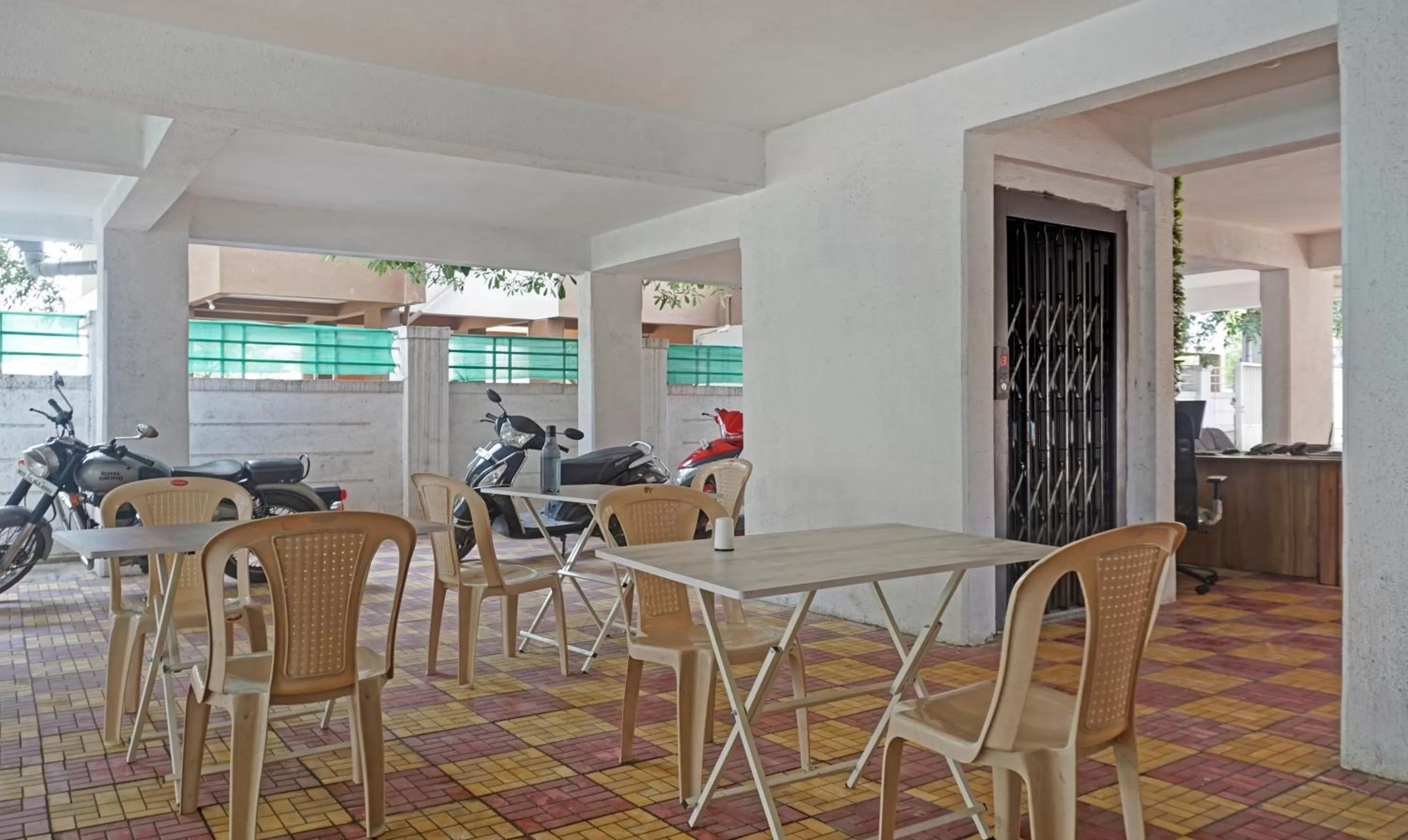 Breakfast in Itsy Hotels AY Plus Hotels