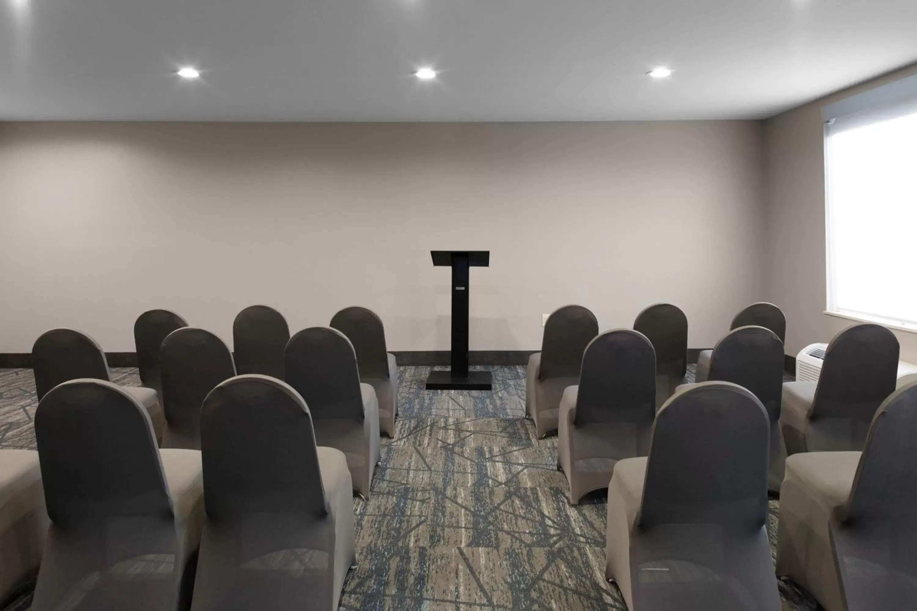 Meeting/conference room in Holiday Inn Express - Rocky Mount - Sports Center, an IHG Hotel