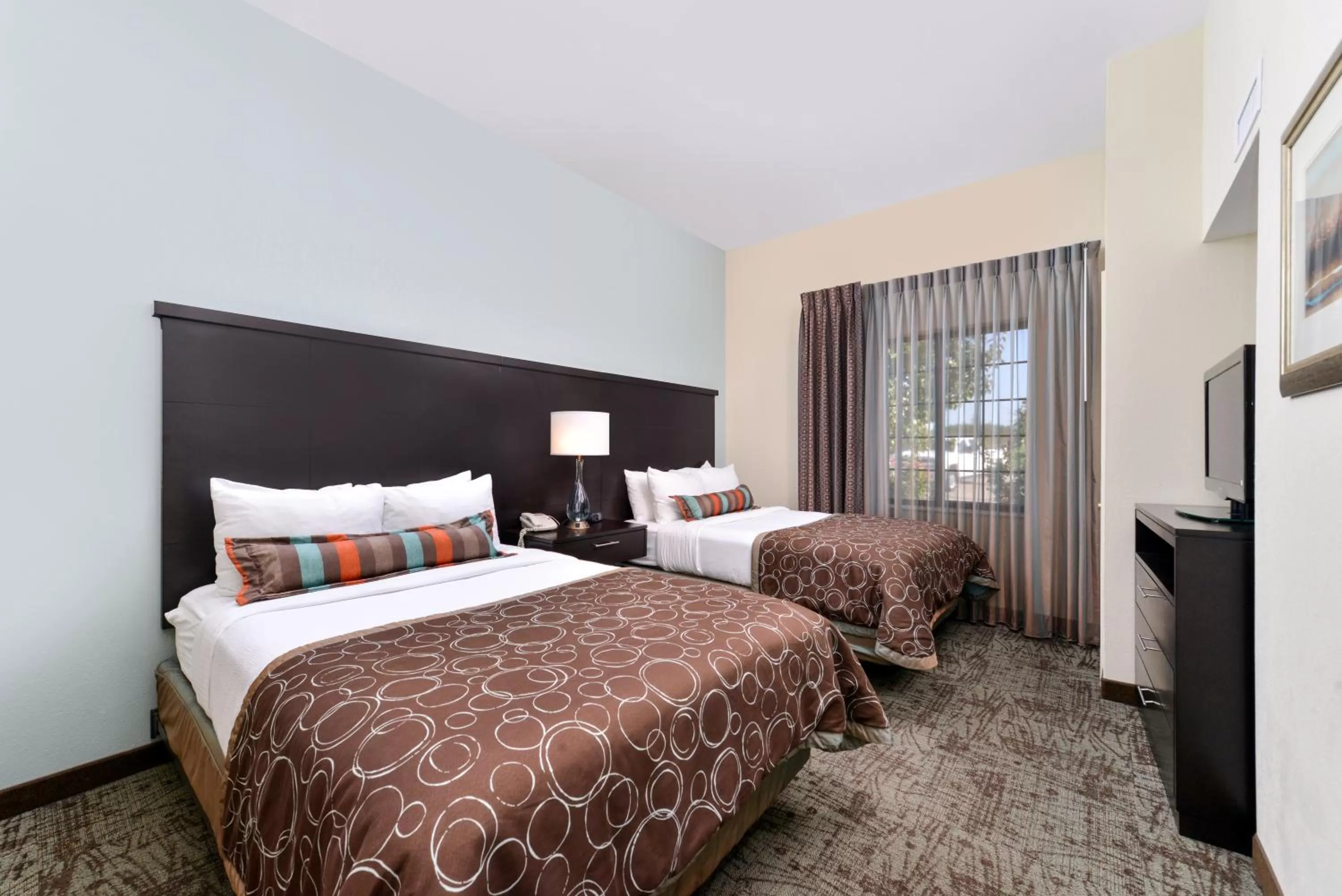 Photo of the whole room, Bed in Staybridge Suites O'Fallon Chesterfield by IHG