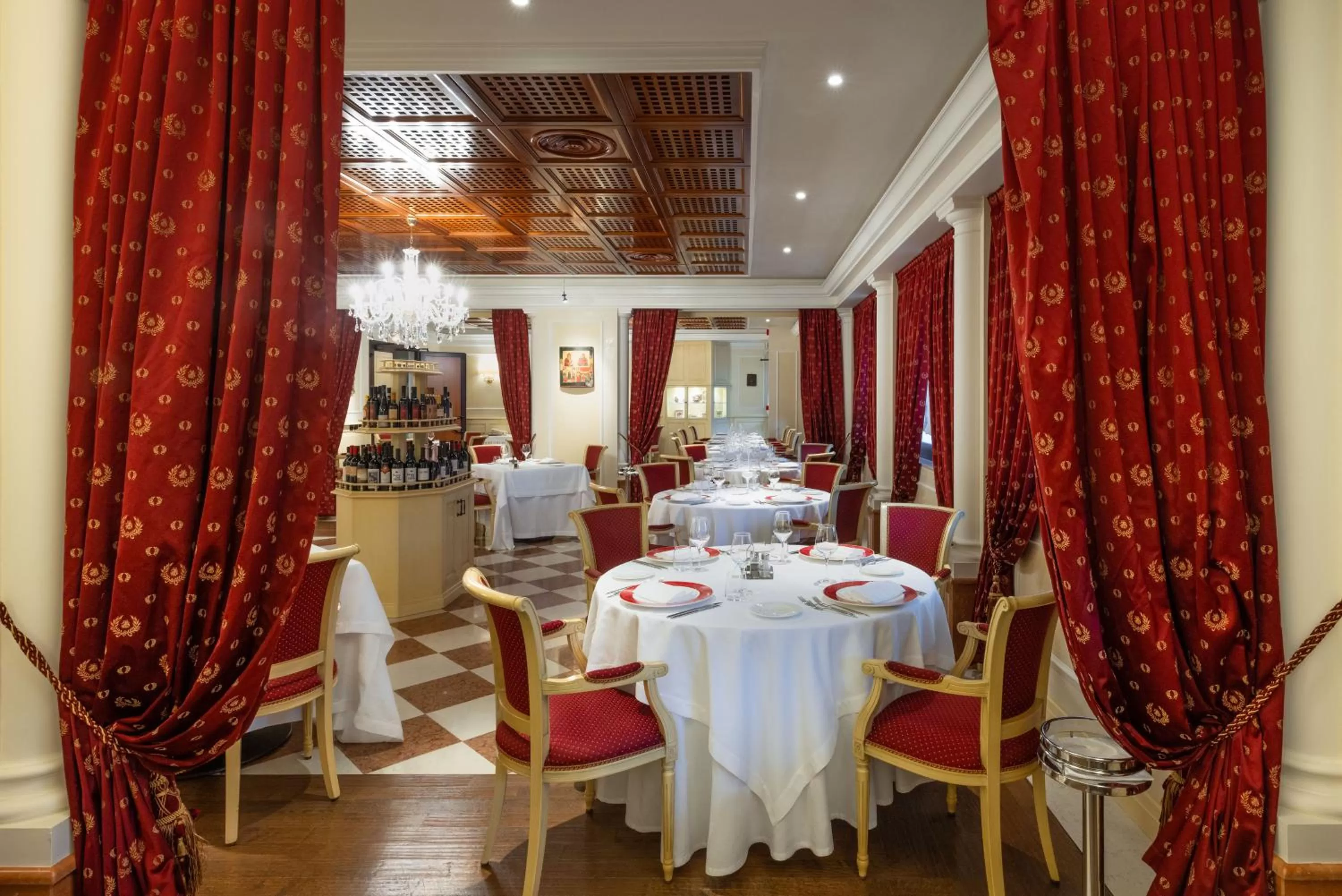 Restaurant/places to eat in Savoy Beach Hotel & Thermal Spa