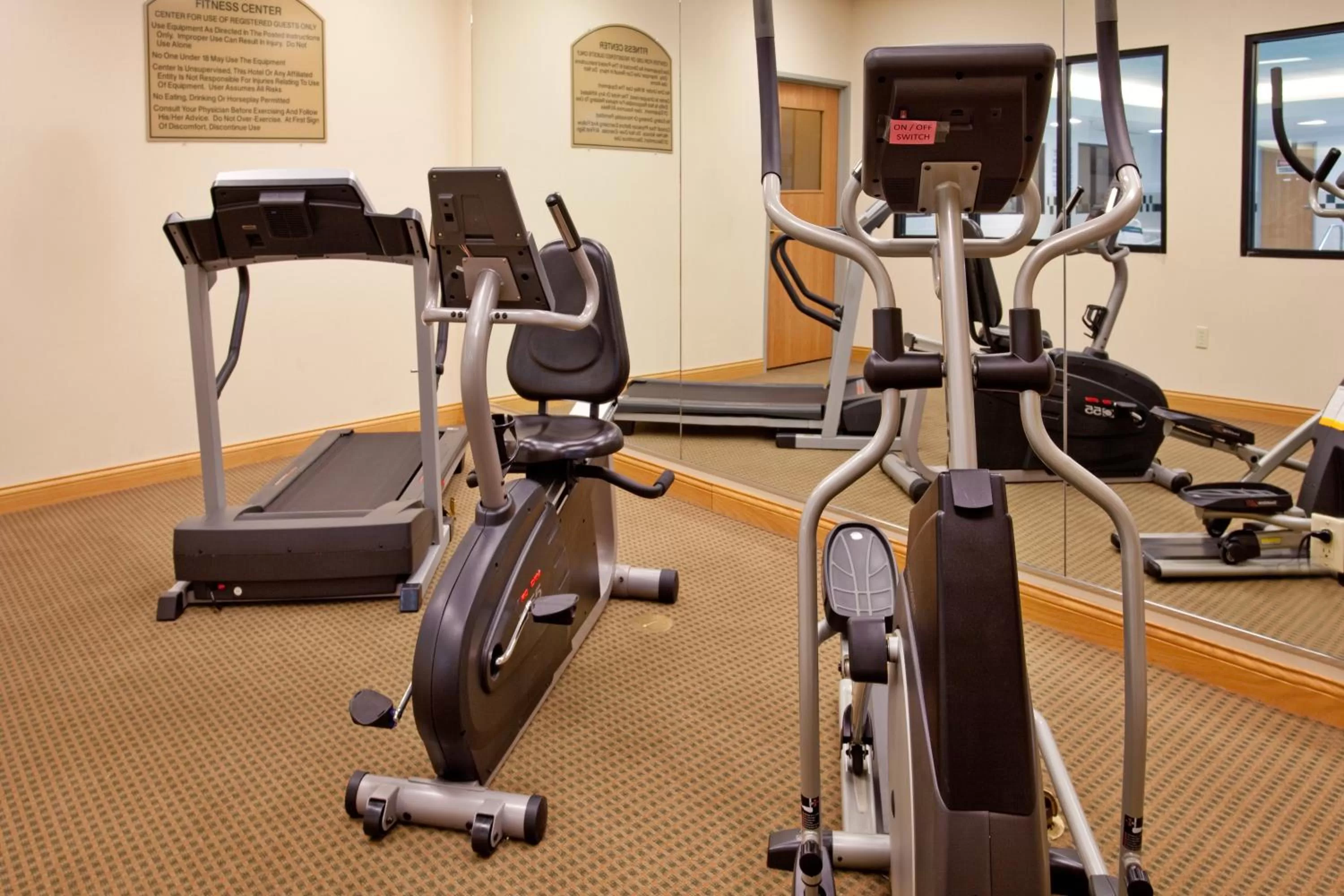 Fitness centre/facilities in Holiday Inn Express Hotel & Suites Elkhart-South by IHG