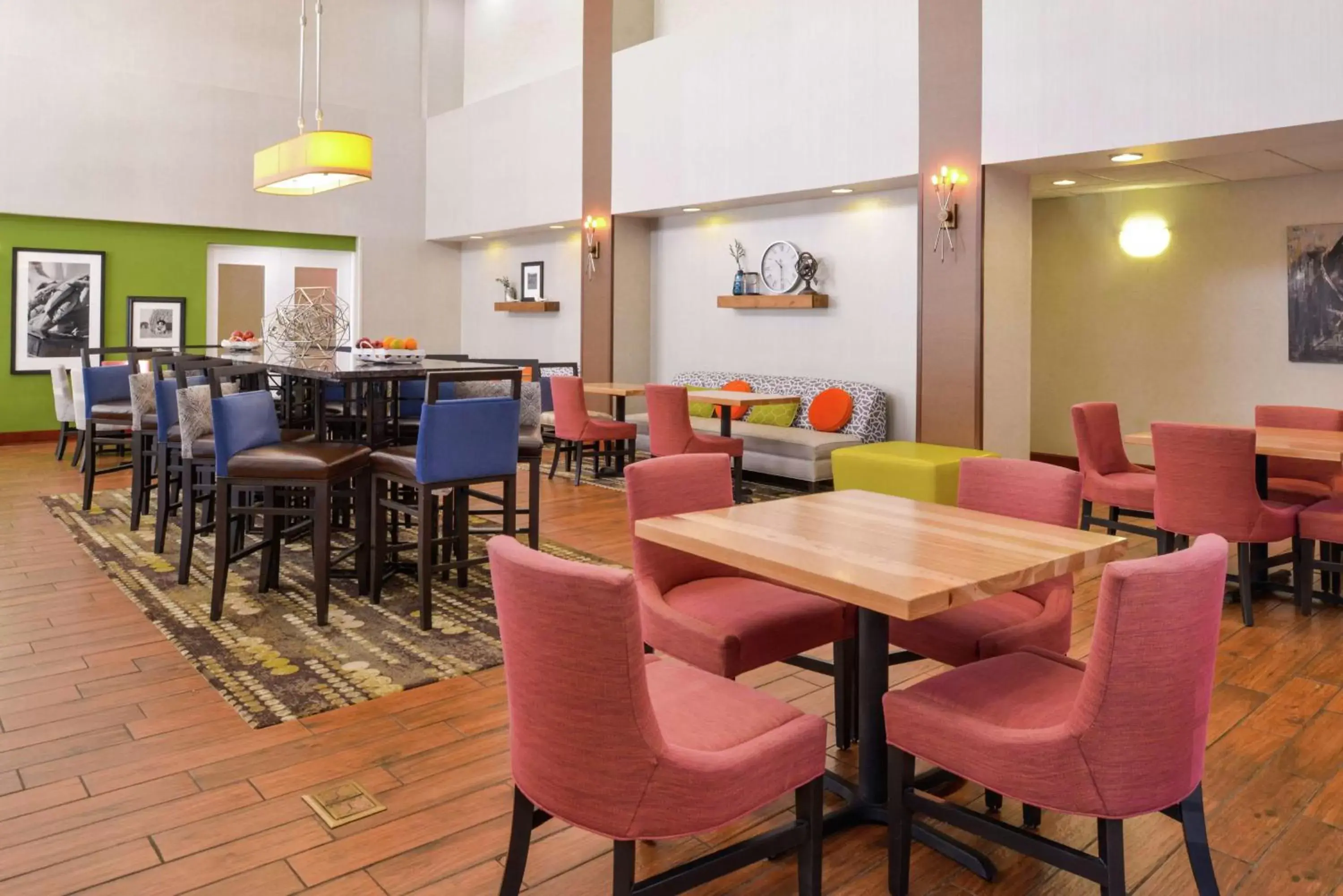 Breakfast, Restaurant/Places to Eat in Hampton Inn & Suites Wilmington