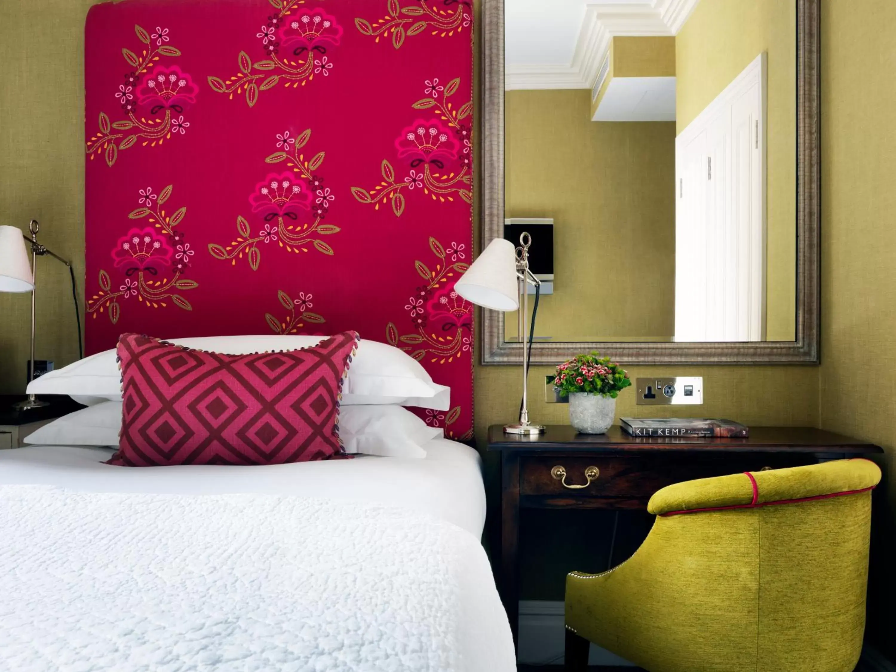 Bed in Knightsbridge Hotel, Firmdale Hotels