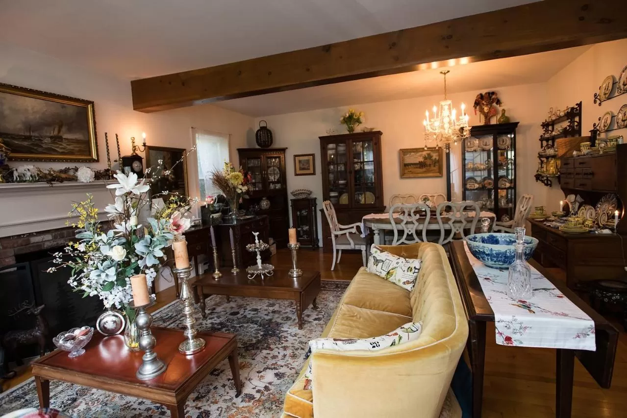 Dining area in Gardenview Bed and Breakfast