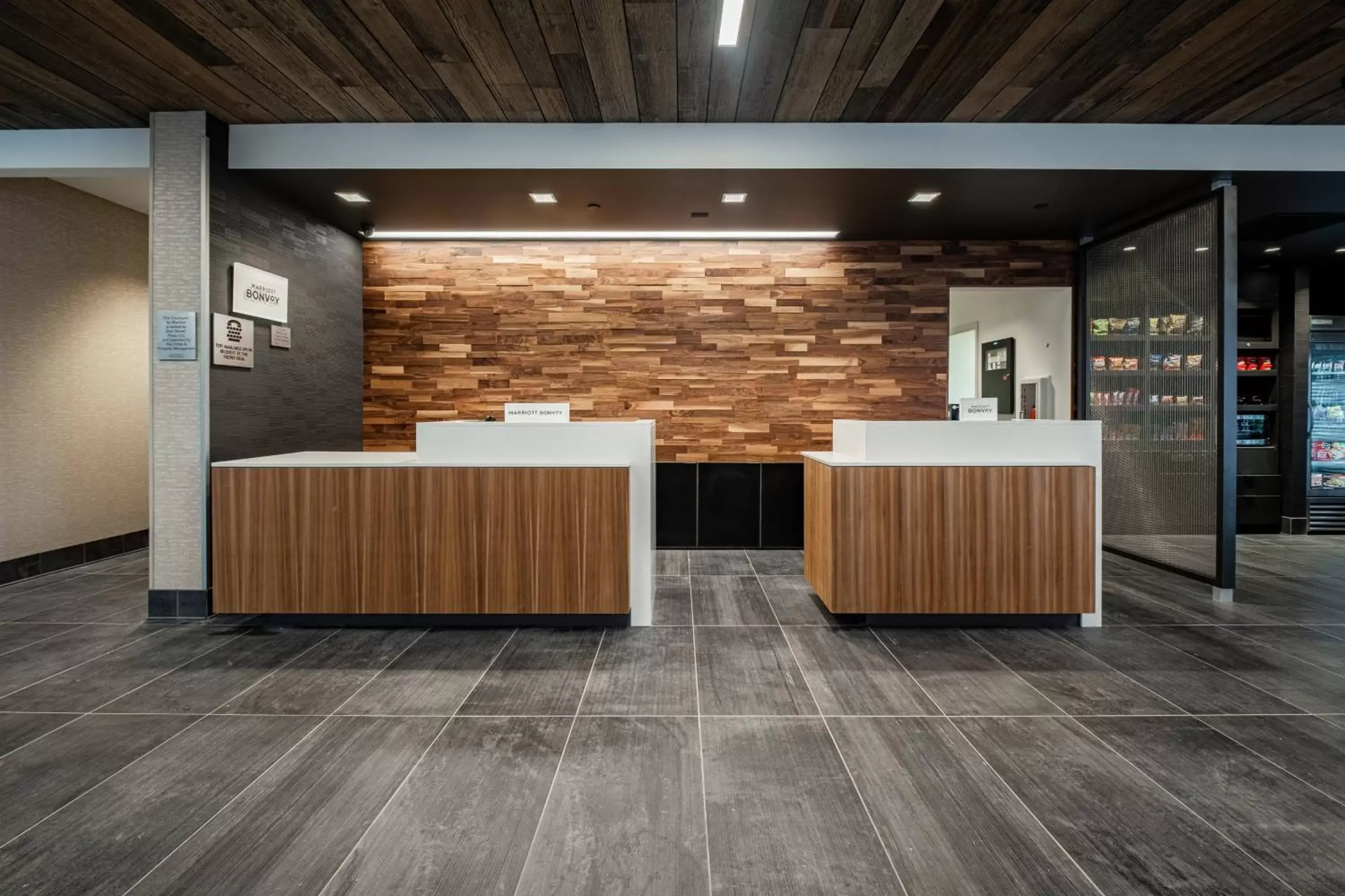 Lobby or reception, Lobby/Reception in Courtyard by Marriott Toledo West