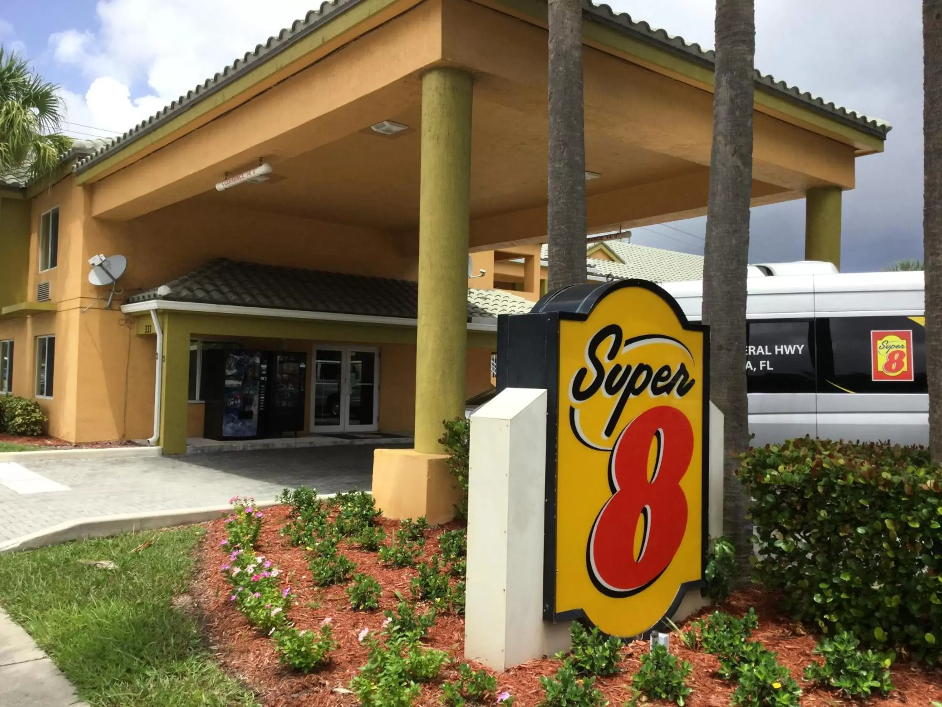 Property logo or sign, Property Building in Super 8 by Wyndham Dania/Fort Lauderdale Arpt