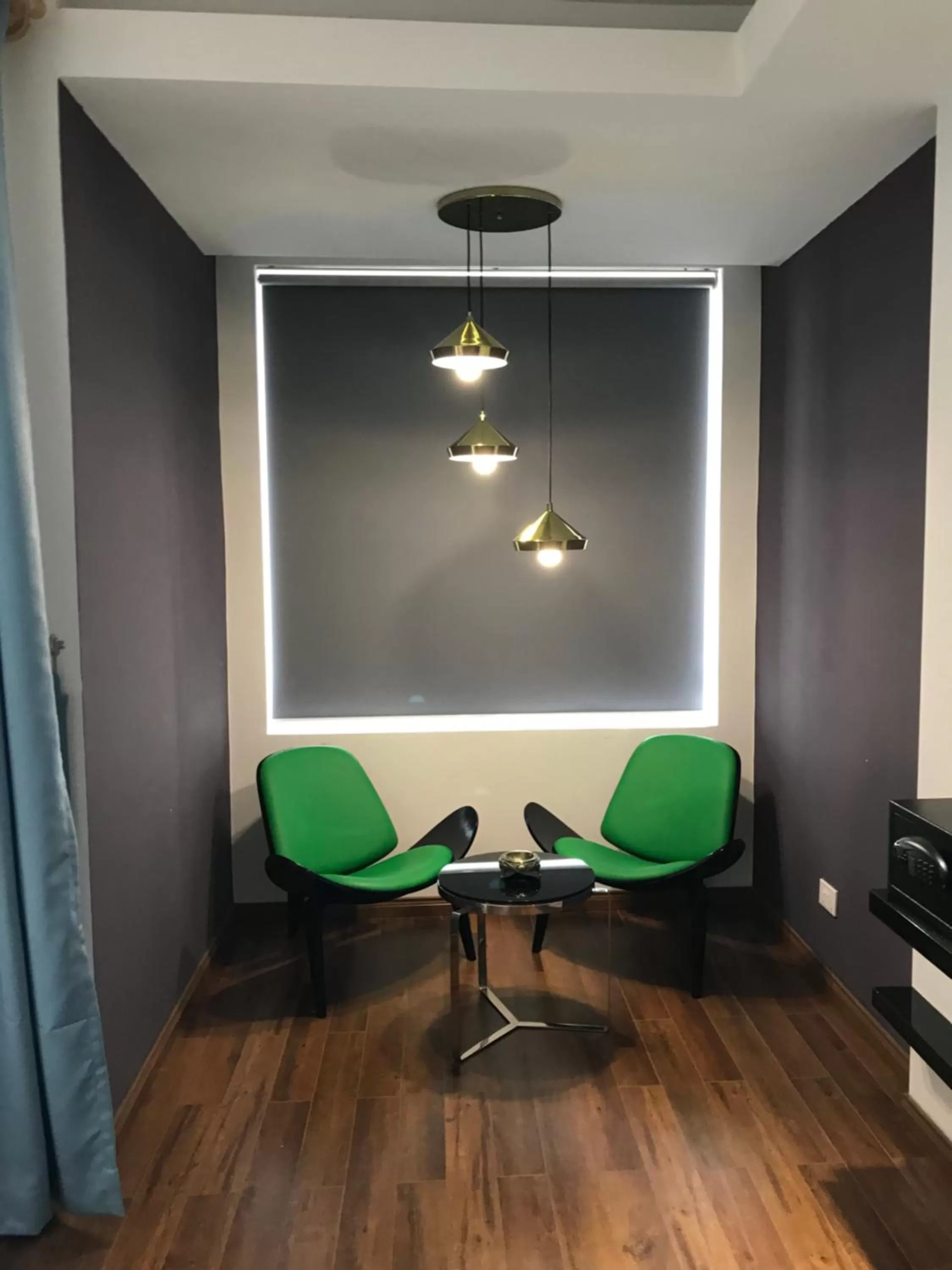 Bedroom in Benny's City Hotel