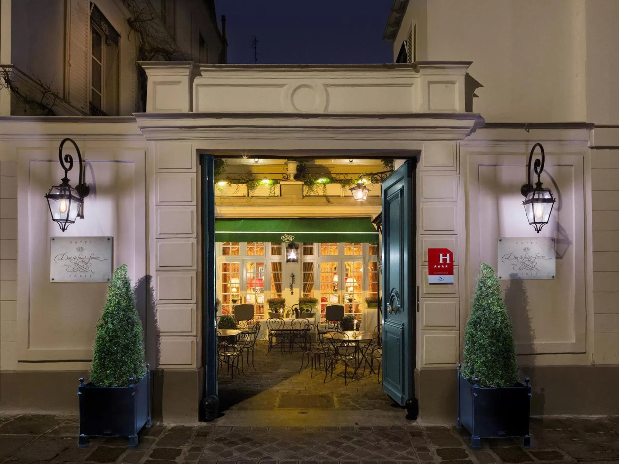 Property building in Hôtel Duc De St-Simon