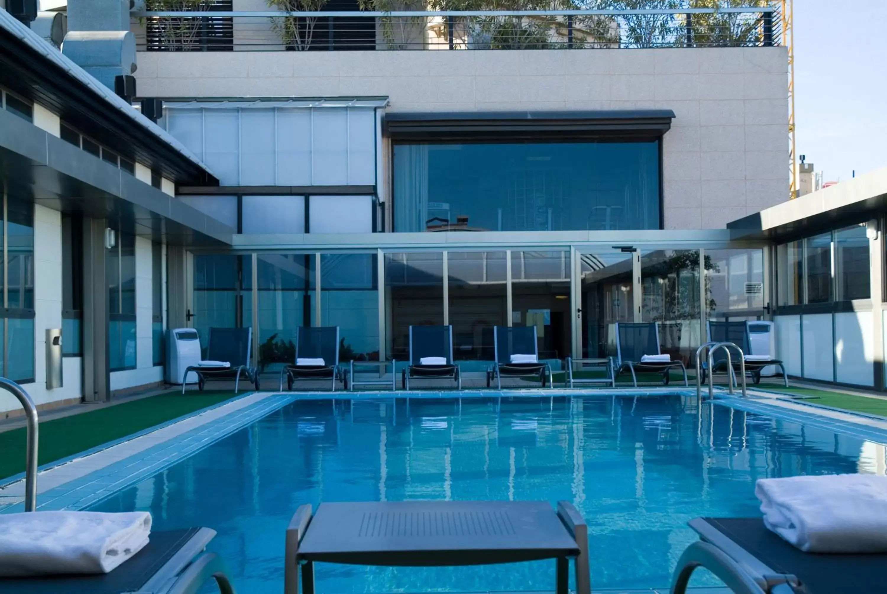 Swimming Pool in SH Valencia Palace