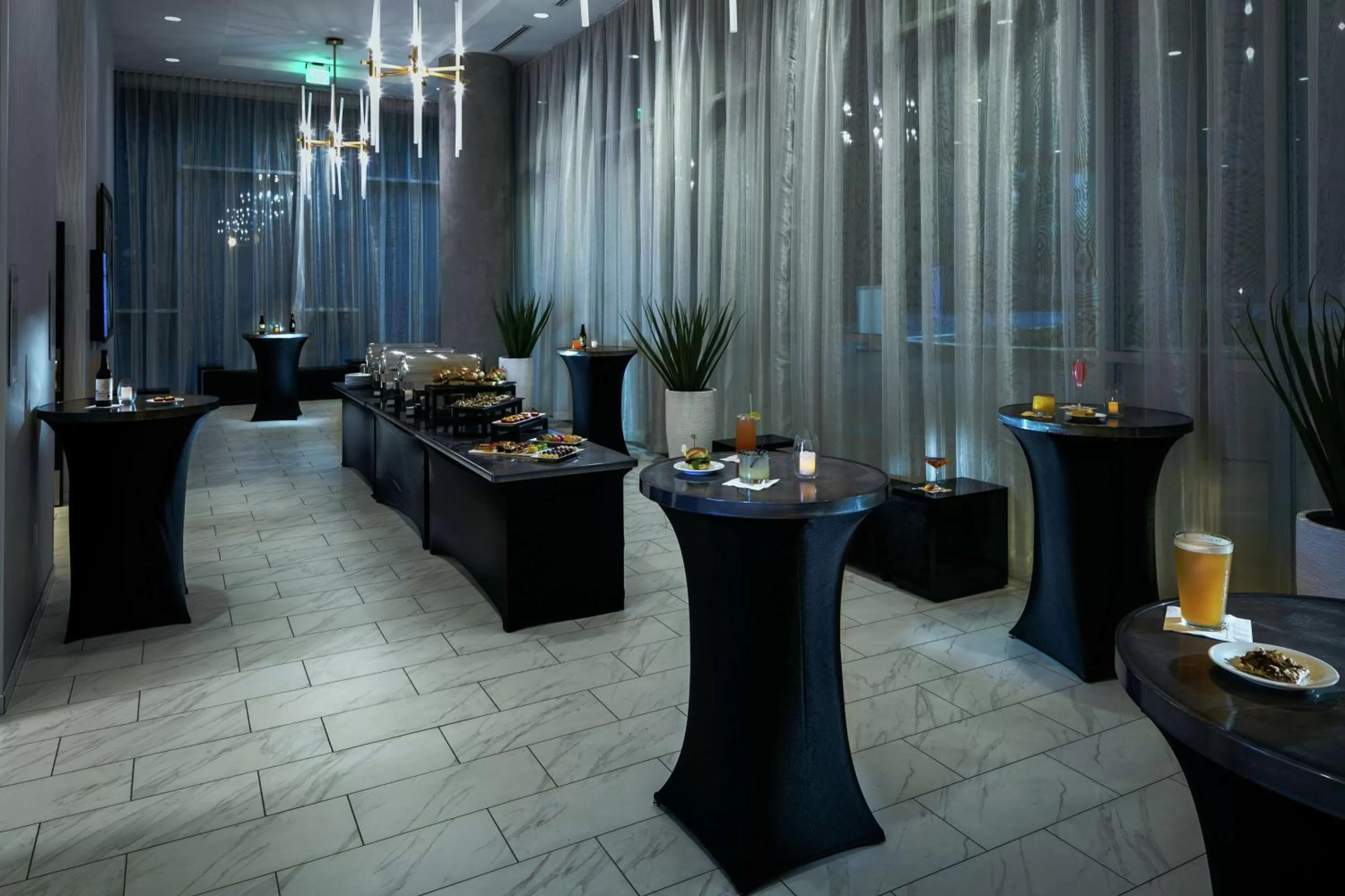 Dining area in Hilton Garden Inn Seattle Bellevue Downtown, WA