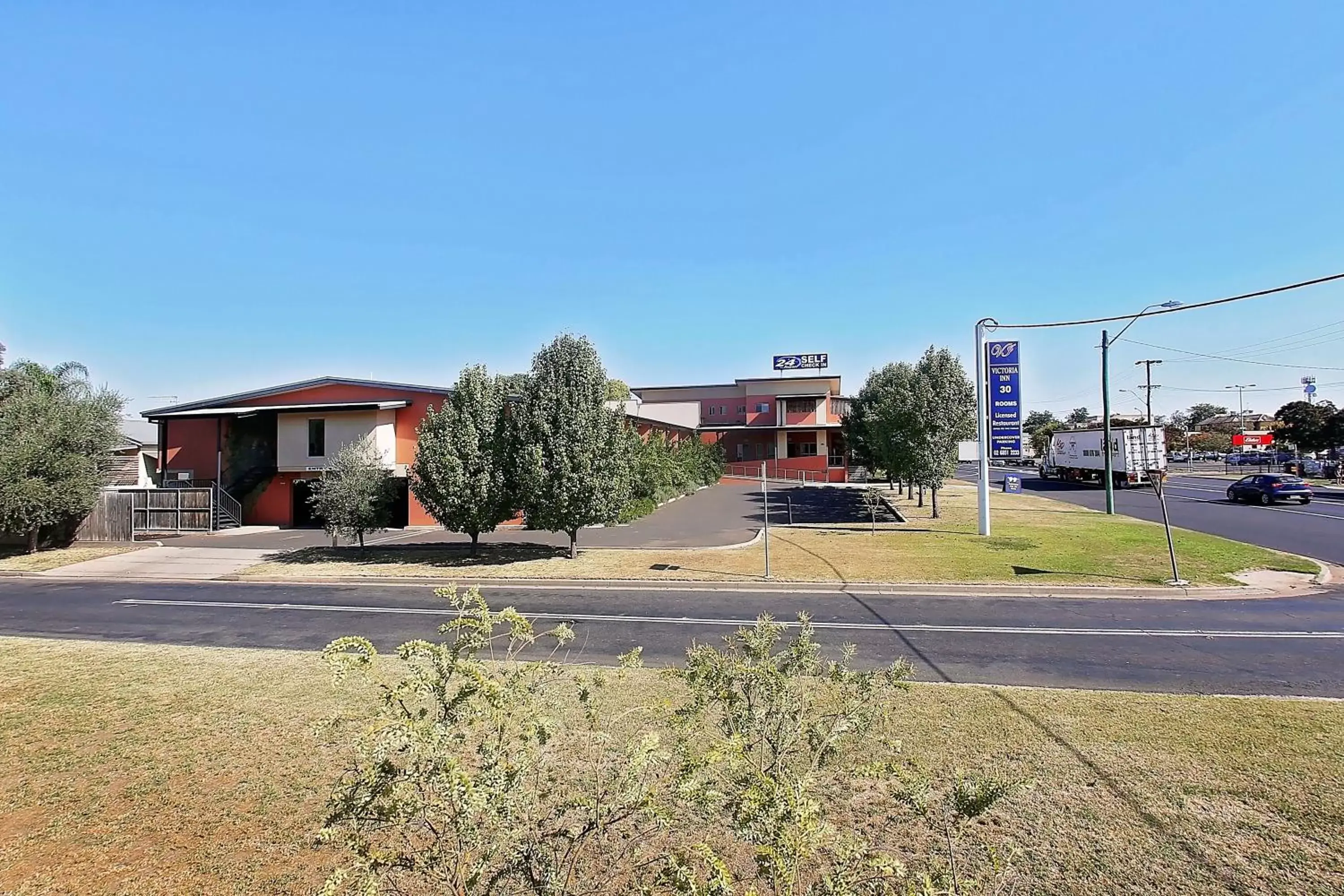 Property Building in Forbes Victoria Inn