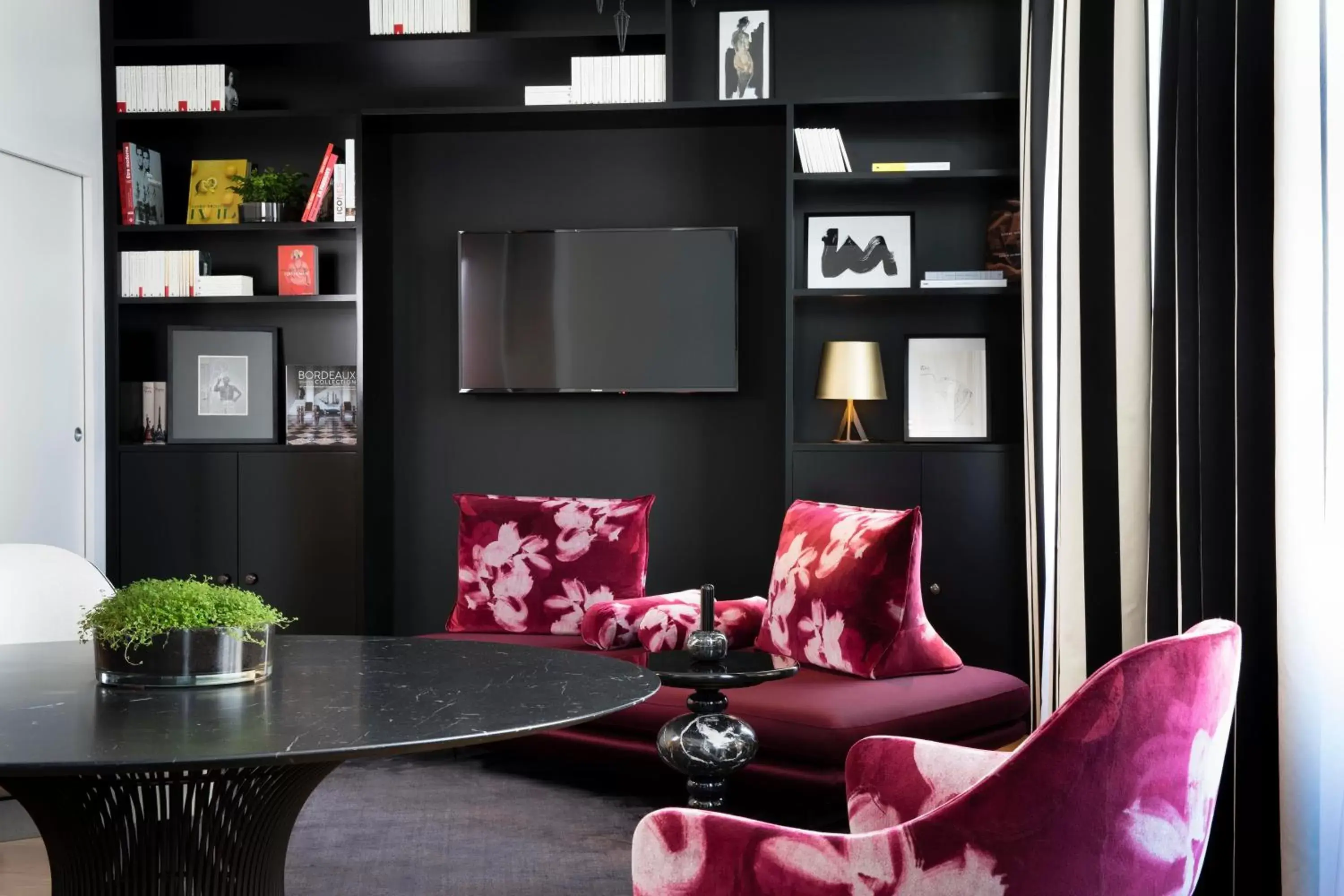 Living room, Seating Area in Hôtel Cardinal Bordeaux Centre