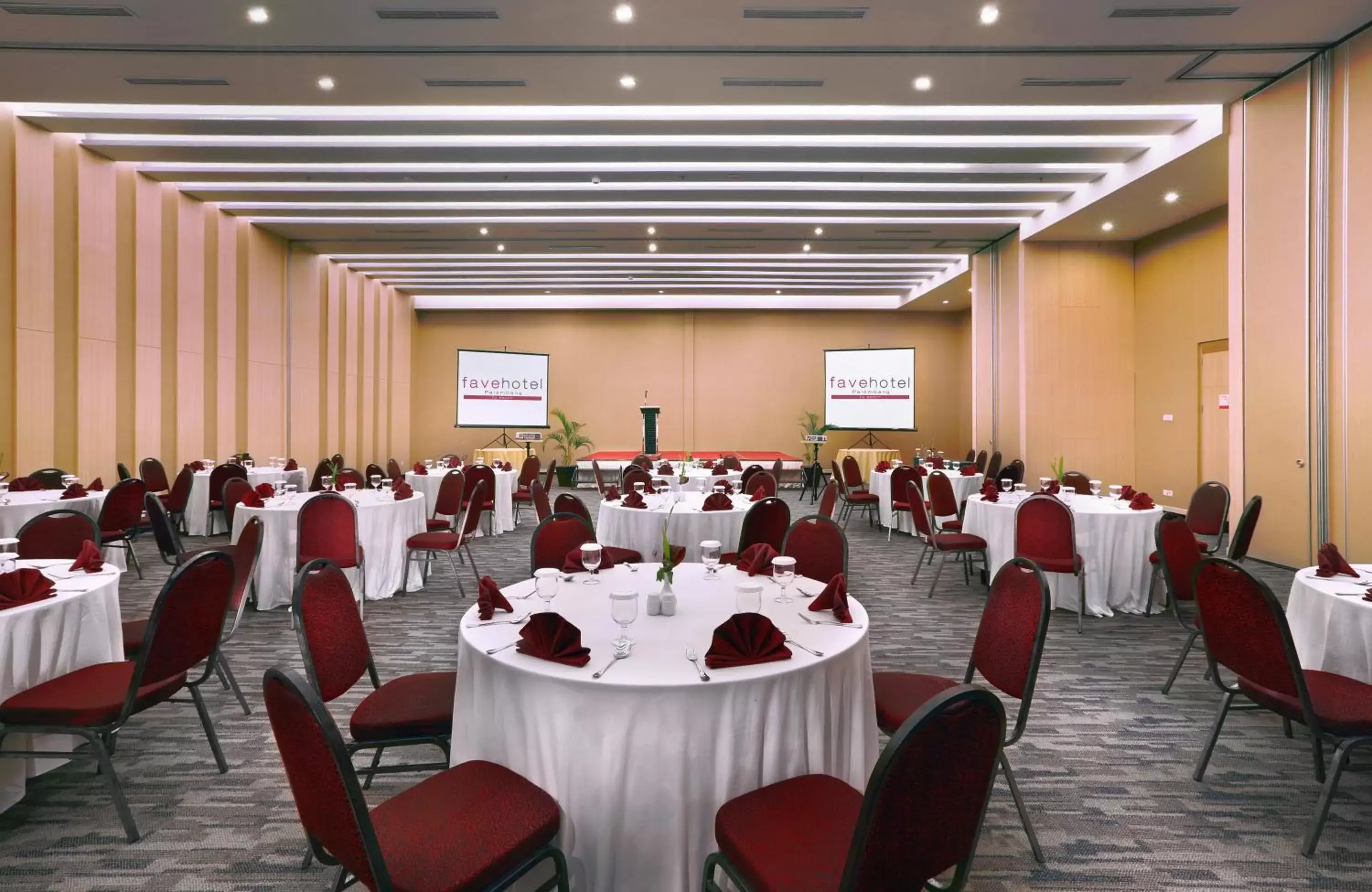 Meeting/conference room in favehotel Palembang