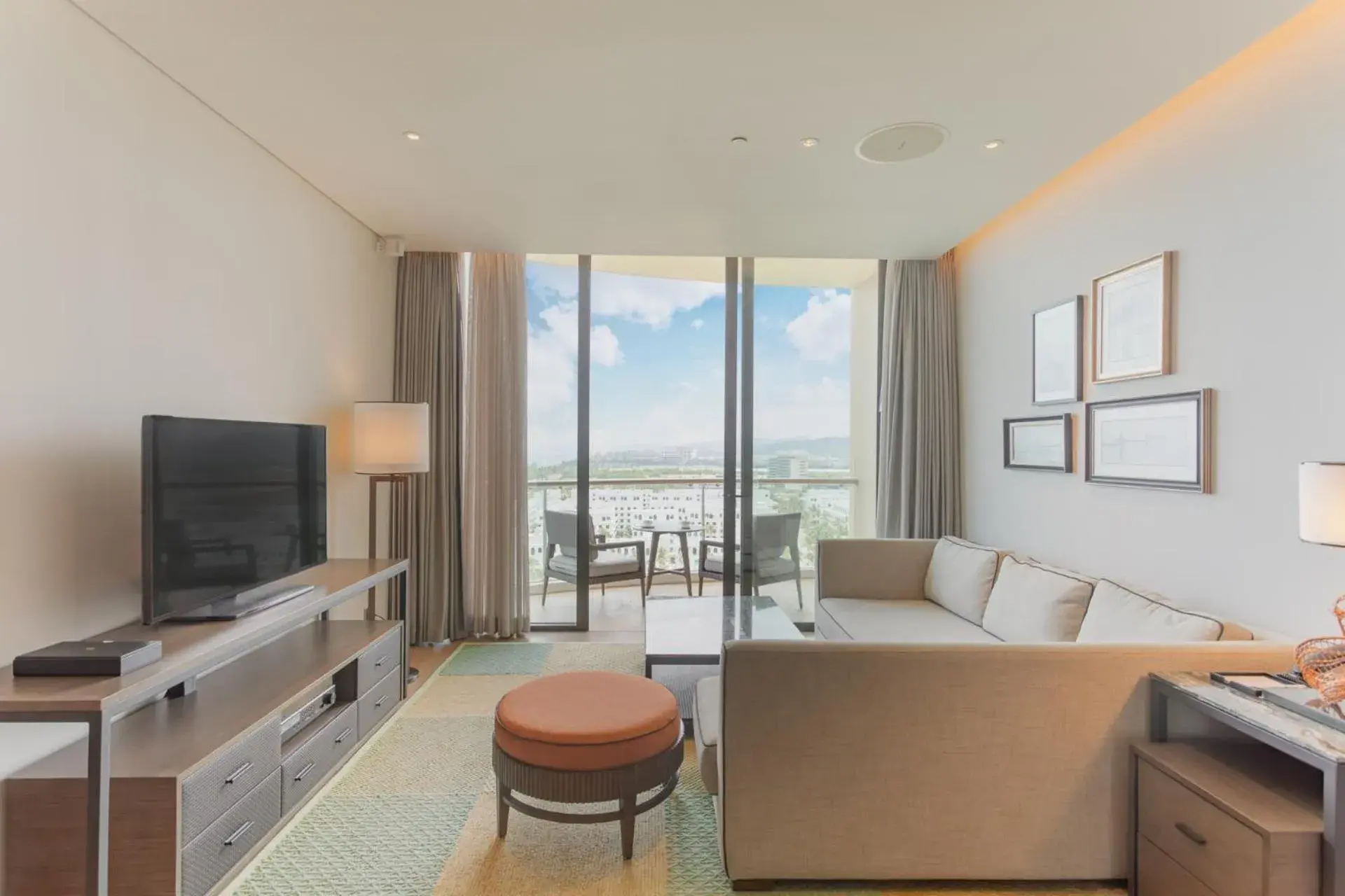 Living room, Seating Area in InterContinental Phu Quoc Long Beach Resort, an IHG Hotel