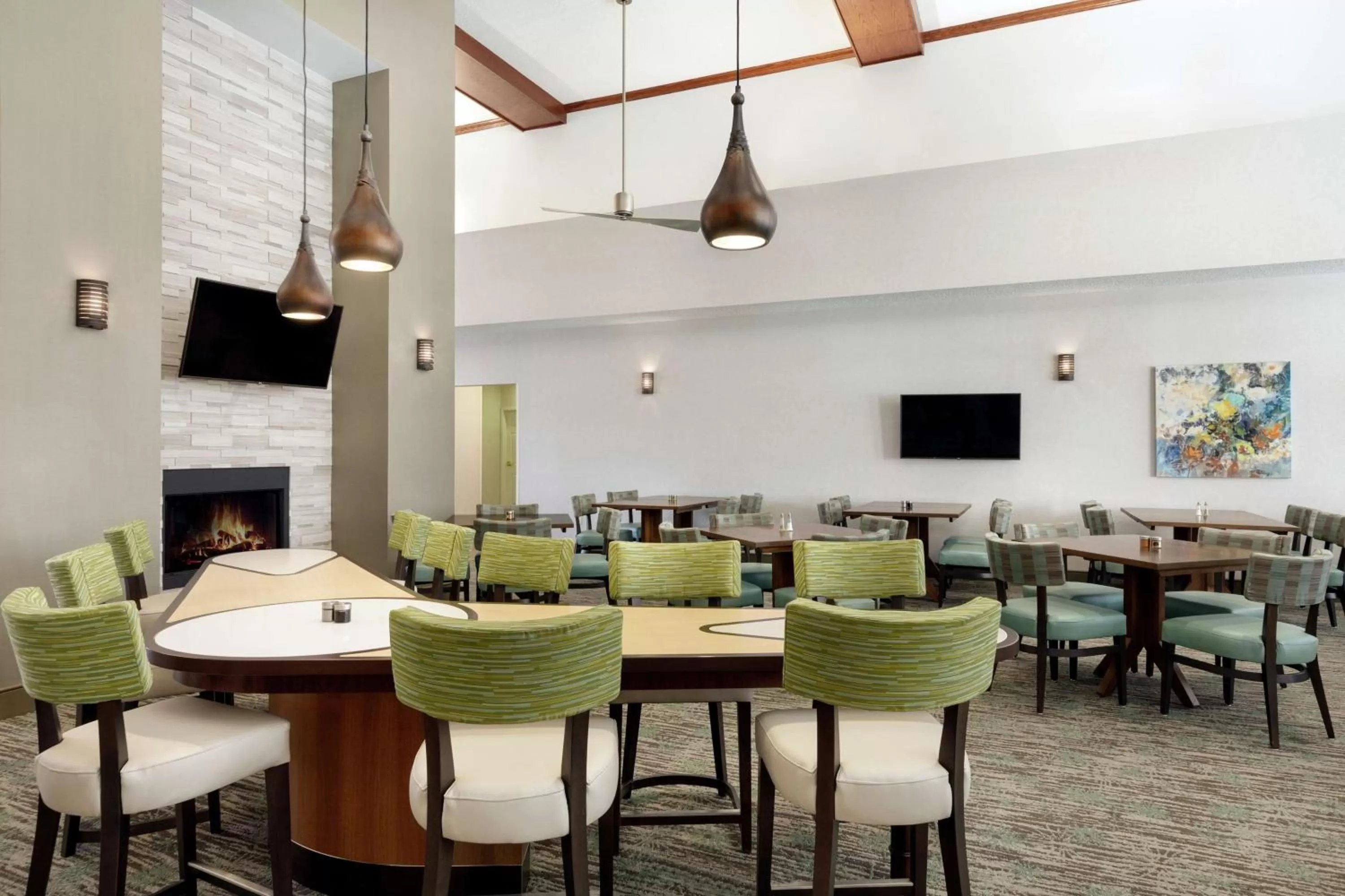 Dining area in Homewood Suites by Hilton Dallas-Arlington