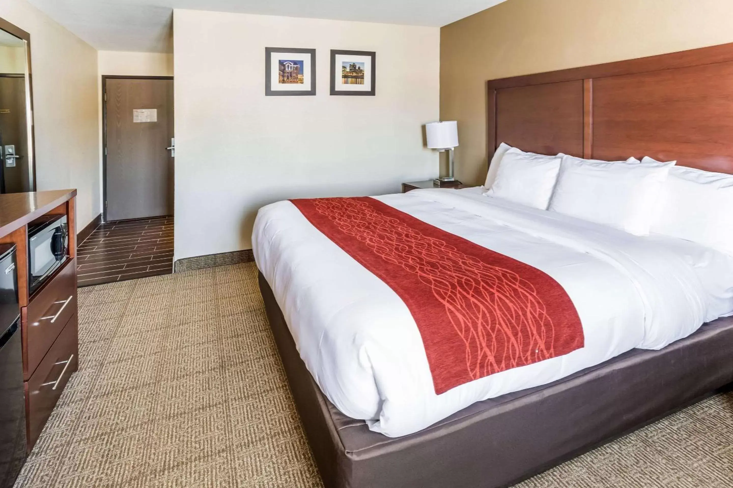 Photo of the whole room, Bed in Comfort Inn Photo of the whole room, Bed in Comfort Inn