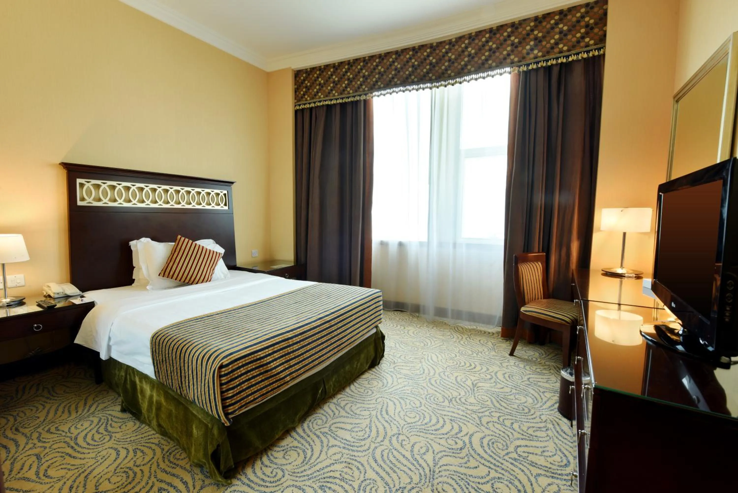 Bathroom, Bed in Concorde Hotel Fujairah