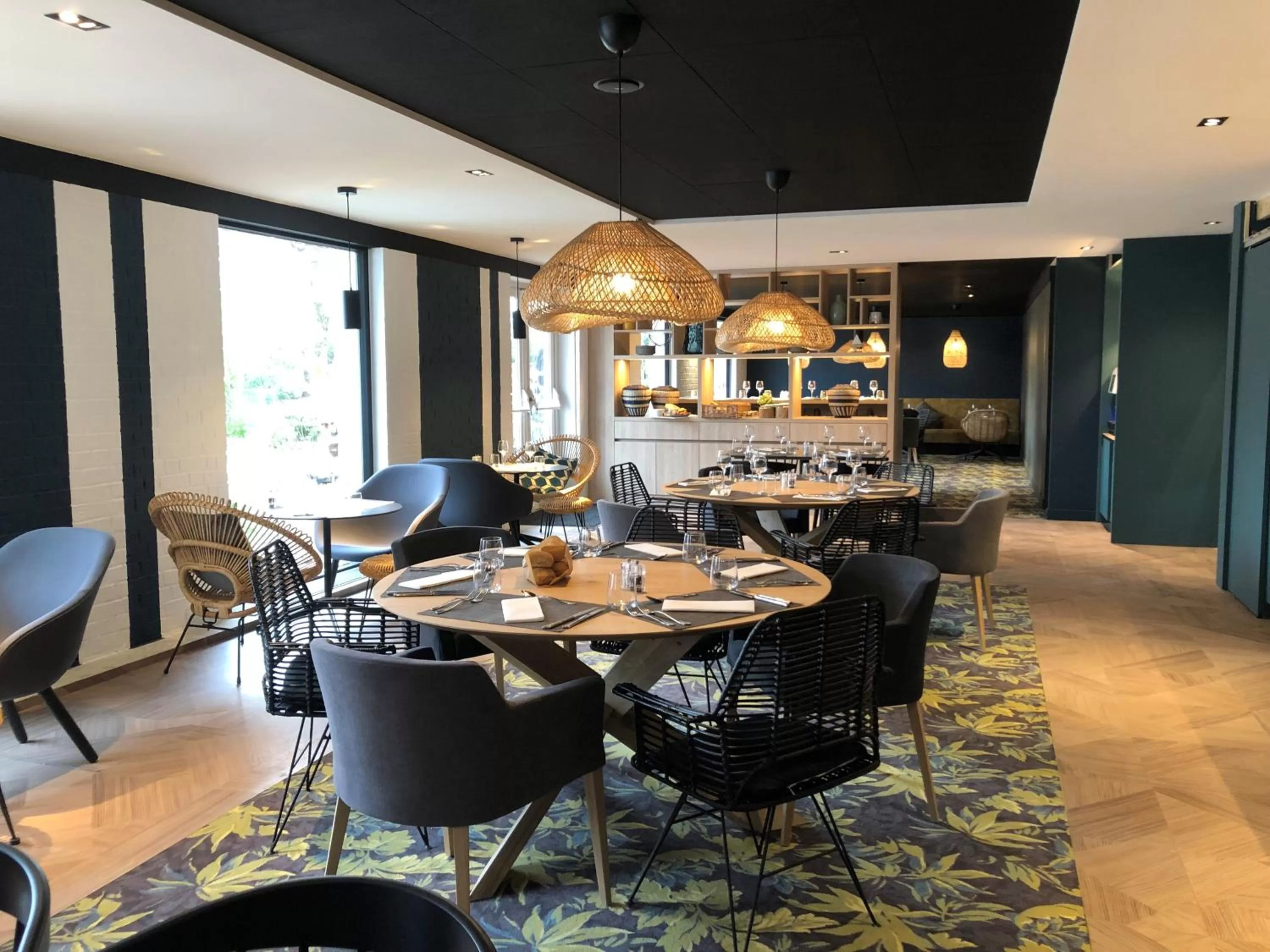 Restaurant/places to eat in Novotel Lens Noyelles