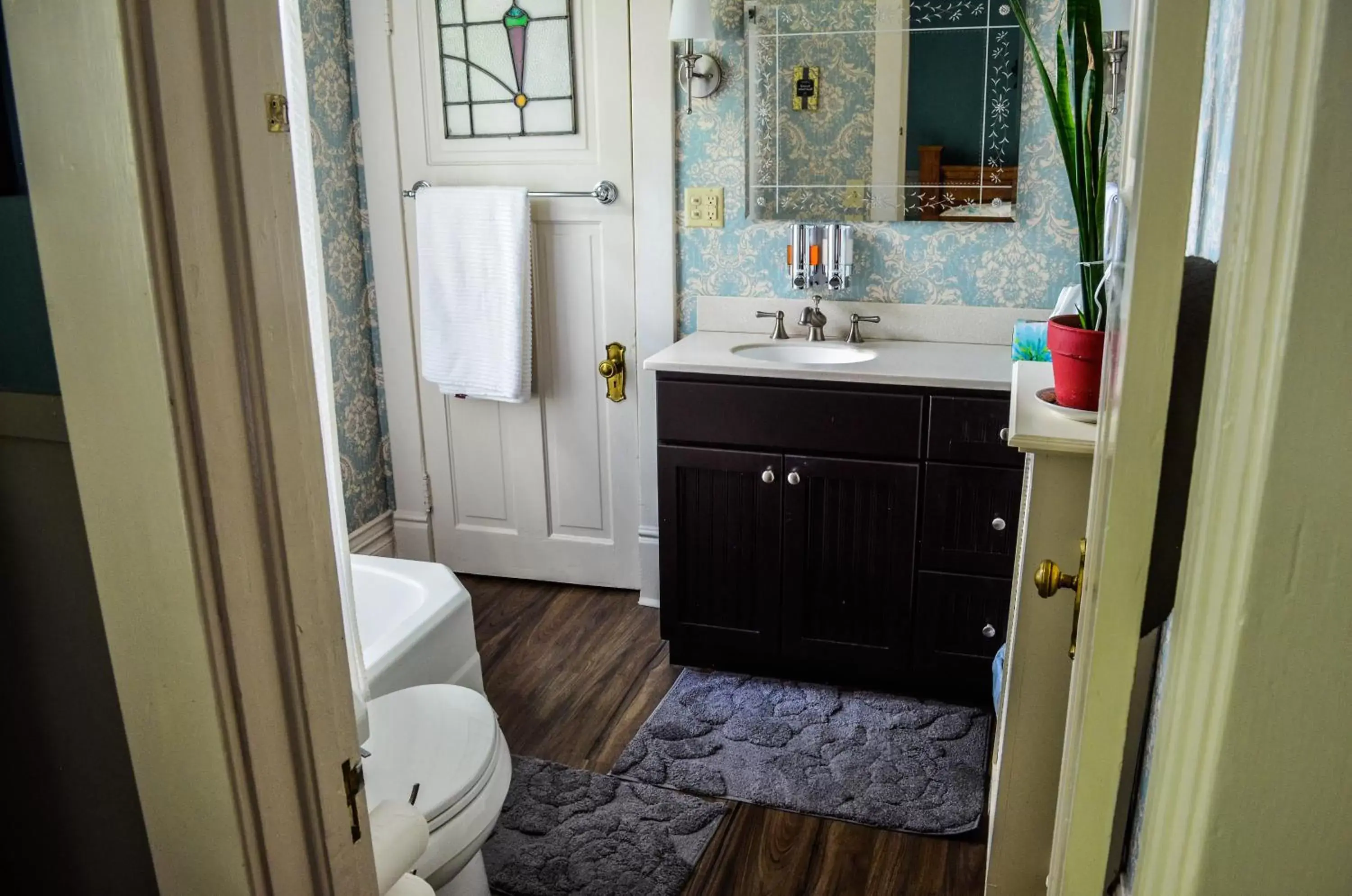 Bathroom in Greenwood Bed & Breakfast