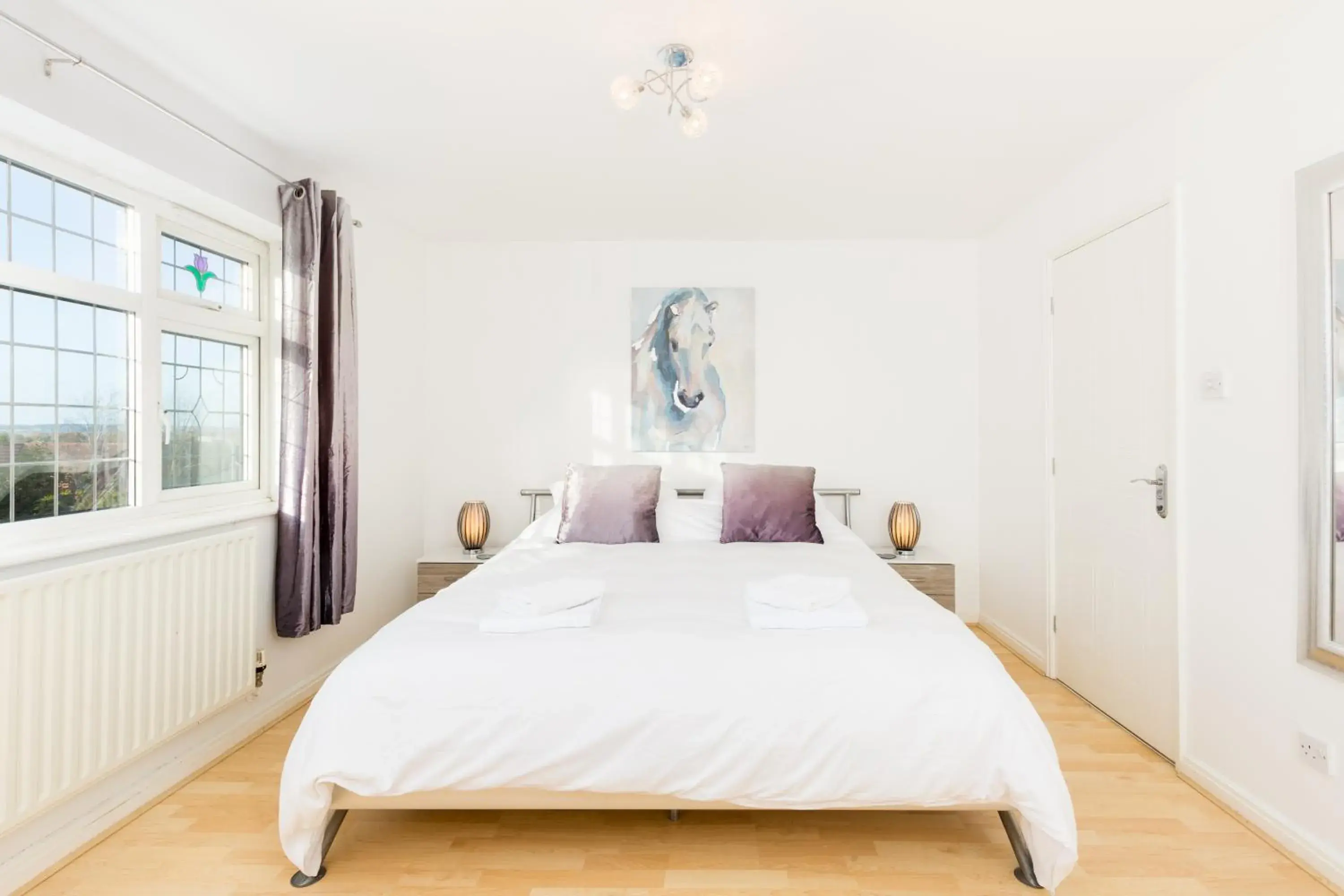 Bedroom, Bed in Drayton Manor House FREE parking Bedroom, Bed in Drayton Manor House FREE parking