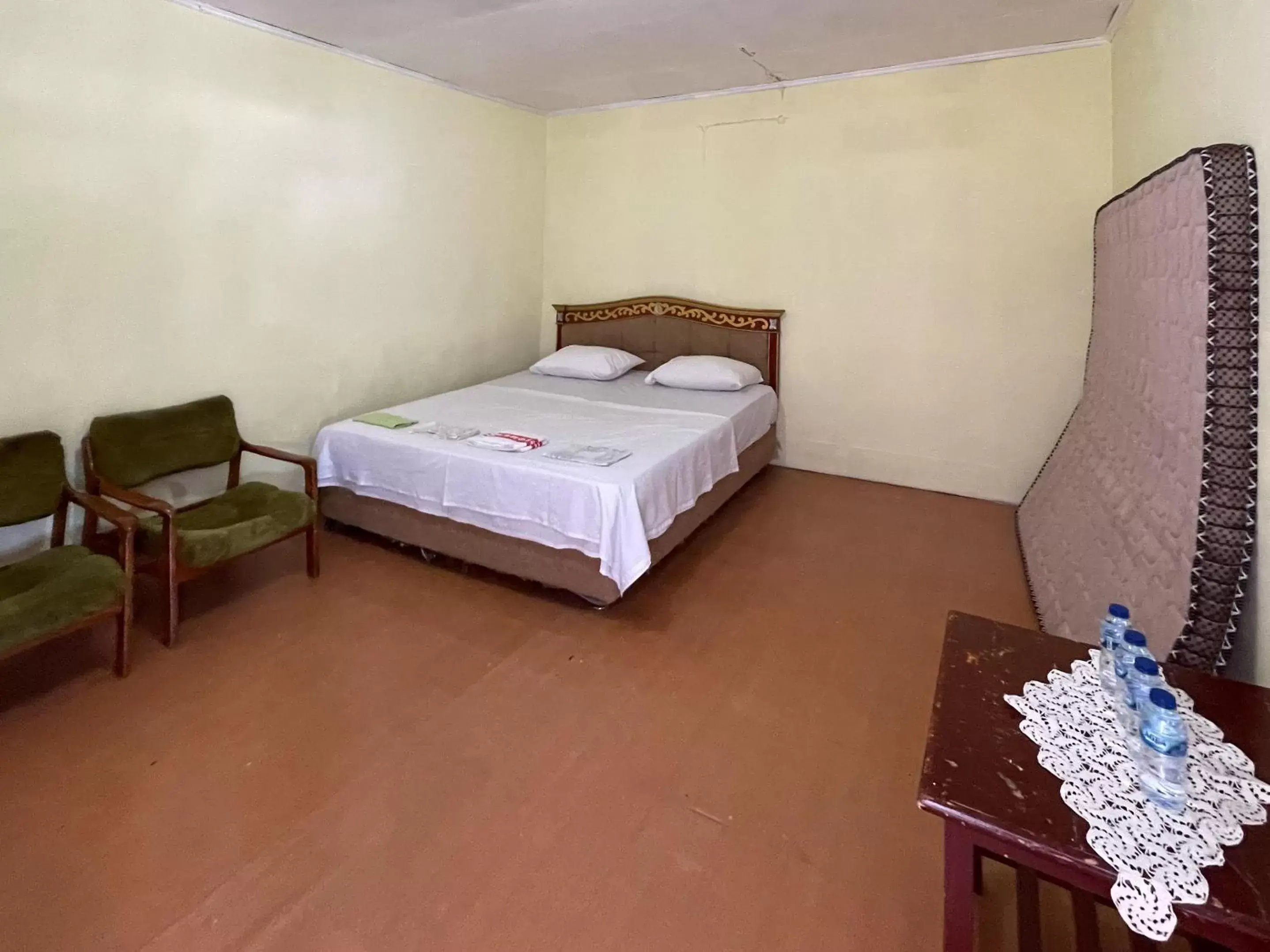 Family Room with Shared Bathroom in Valencia Homestay Redpartner Family Room with Shared Bathroom in Valencia Homestay Redpartner