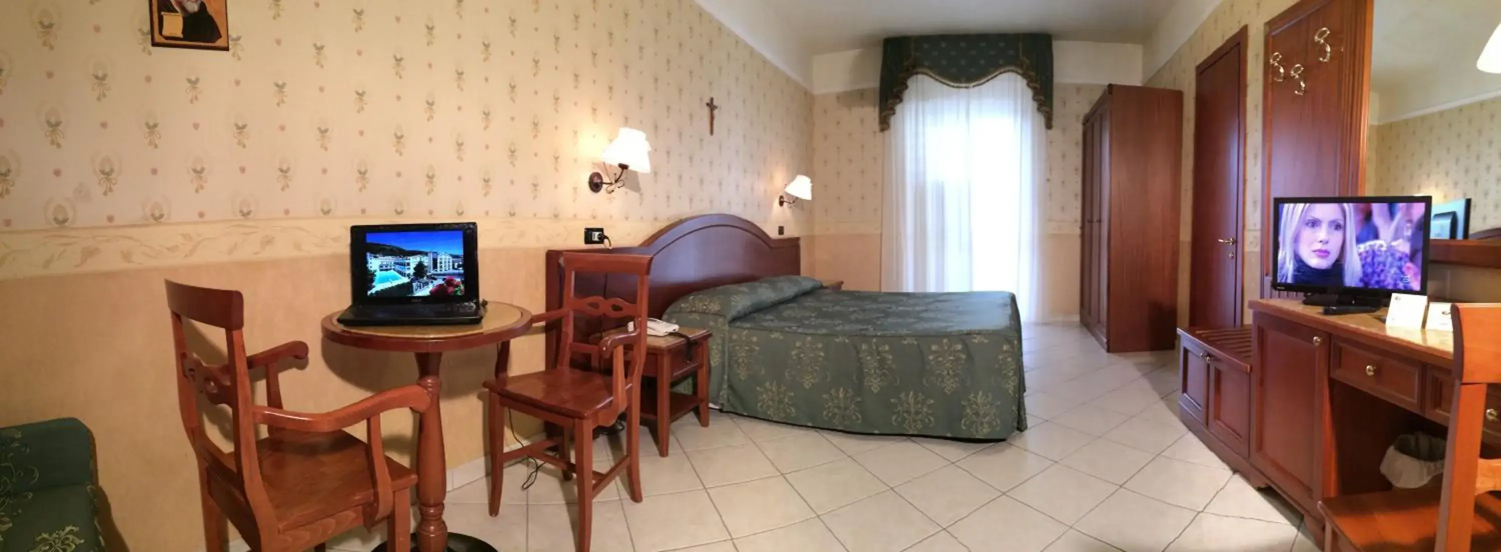 Photo of the whole room, TV/Entertainment Center in Hotel Parco Delle Rose