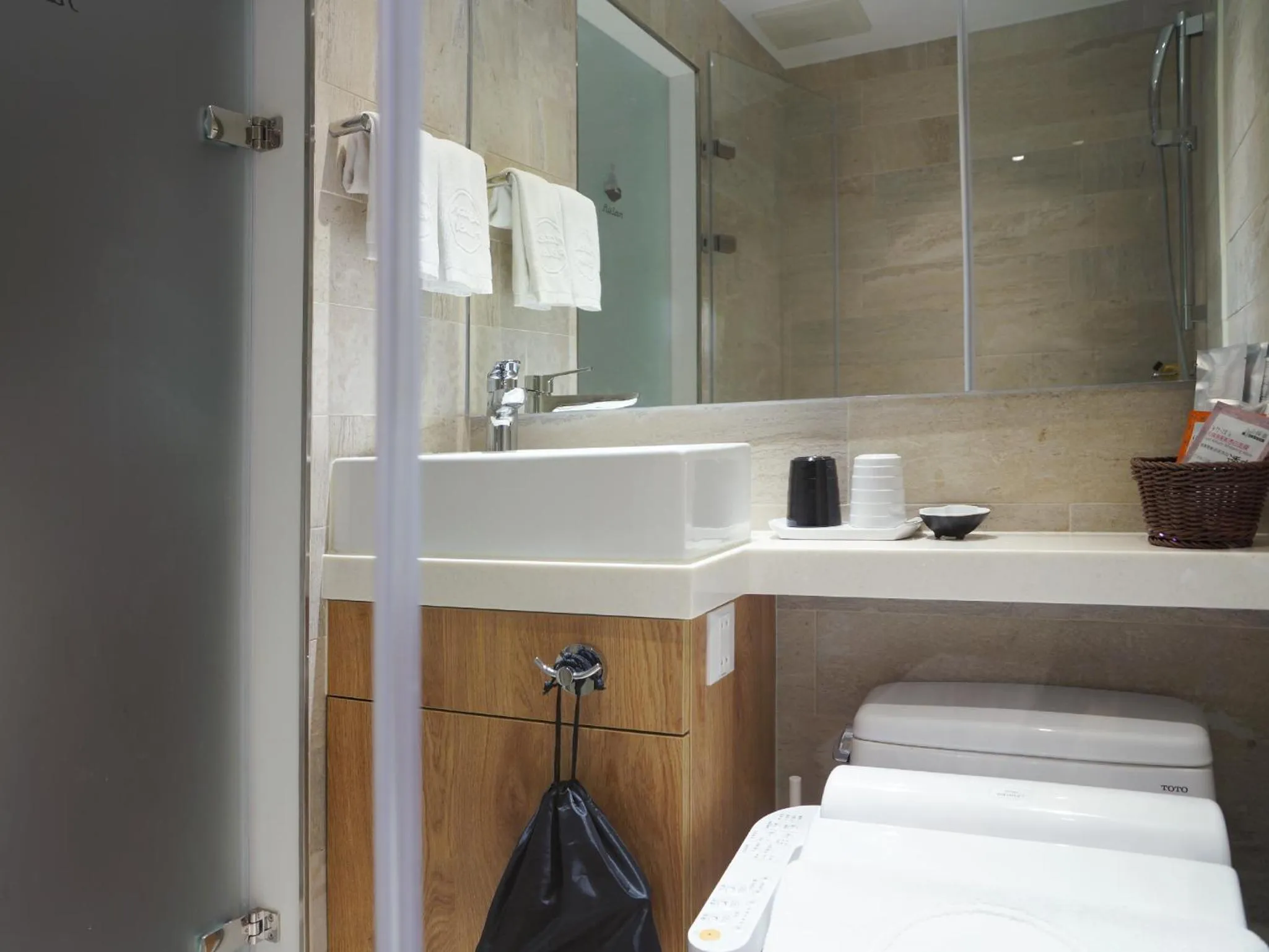 Bathroom, Bed in Hotel Relax 5