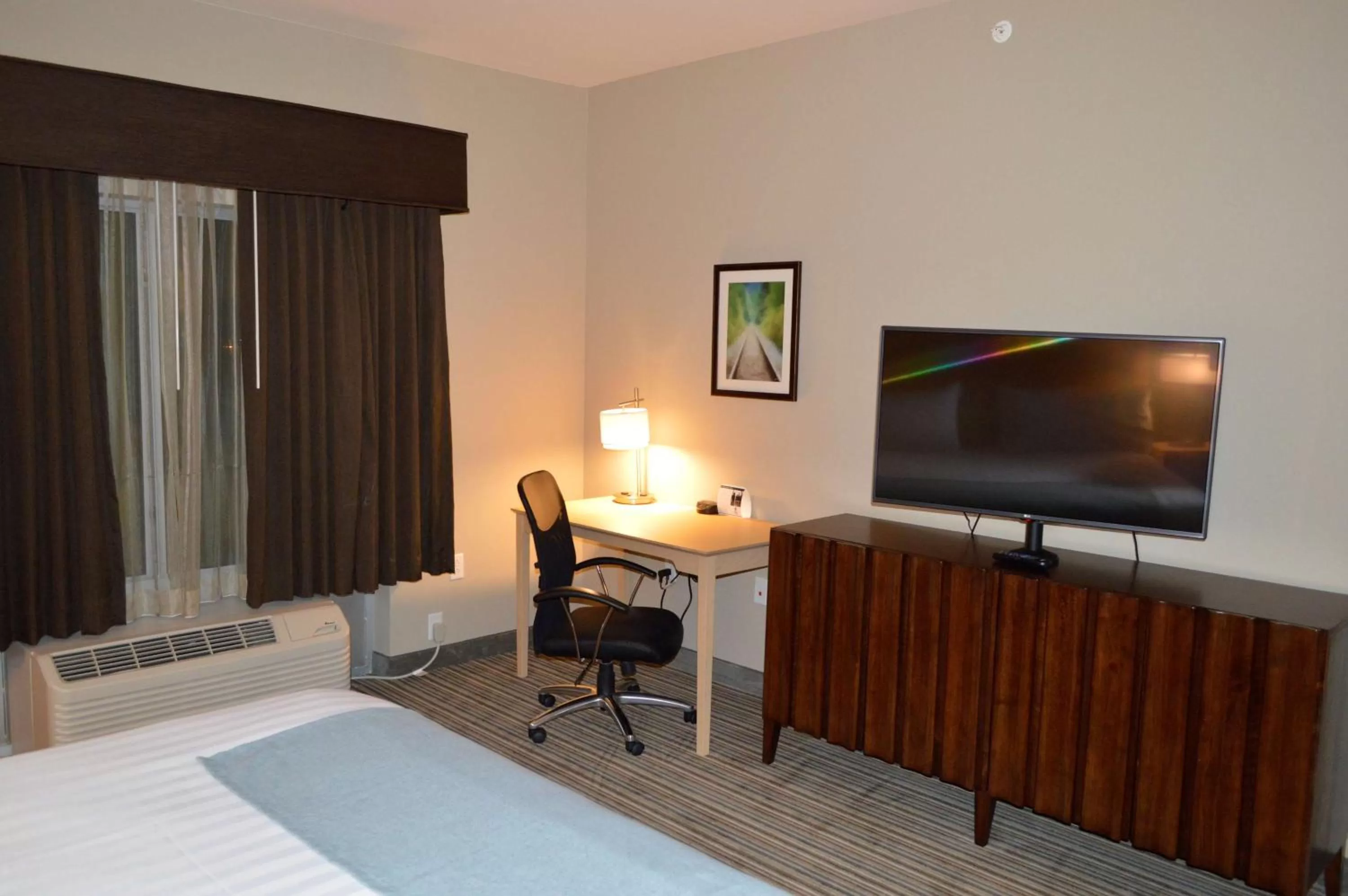 TV and multimedia, Bed in Stone Hill Norman, Trademark Collection by Wyndham