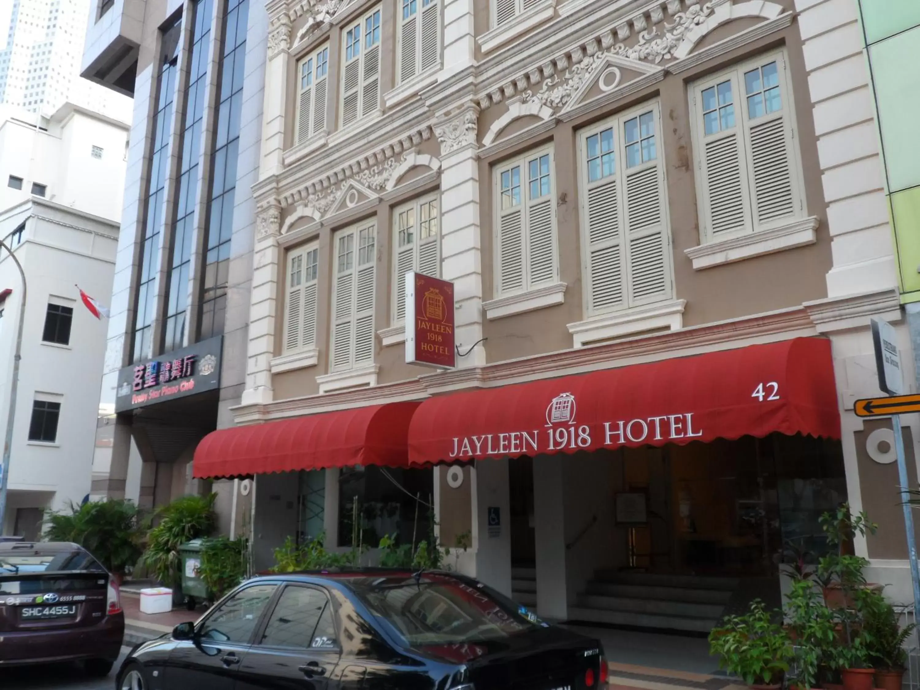 Facade/entrance, Property Building in Jayleen 1918