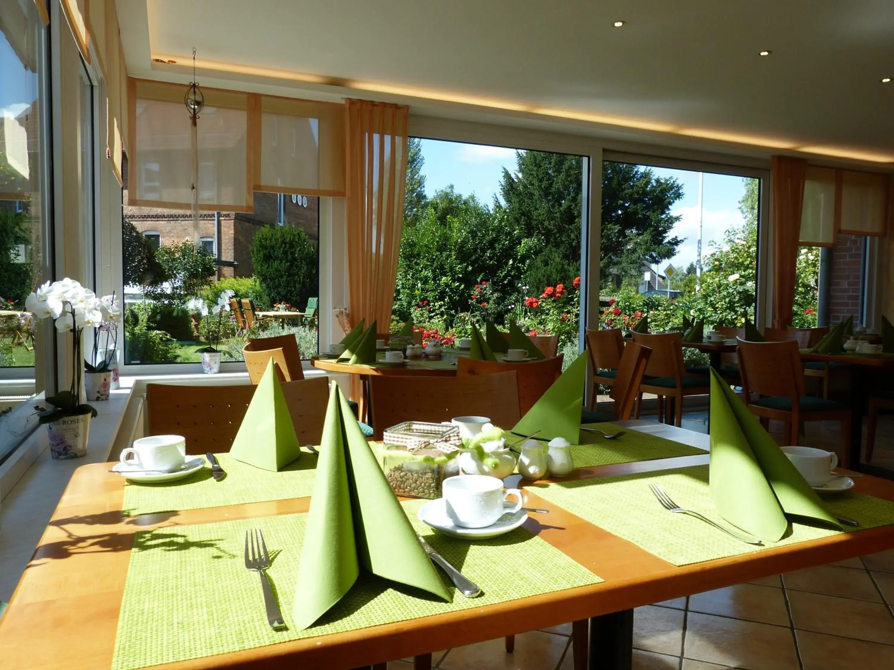 Dining area, Restaurant/Places to Eat in Landhaus Bolzum