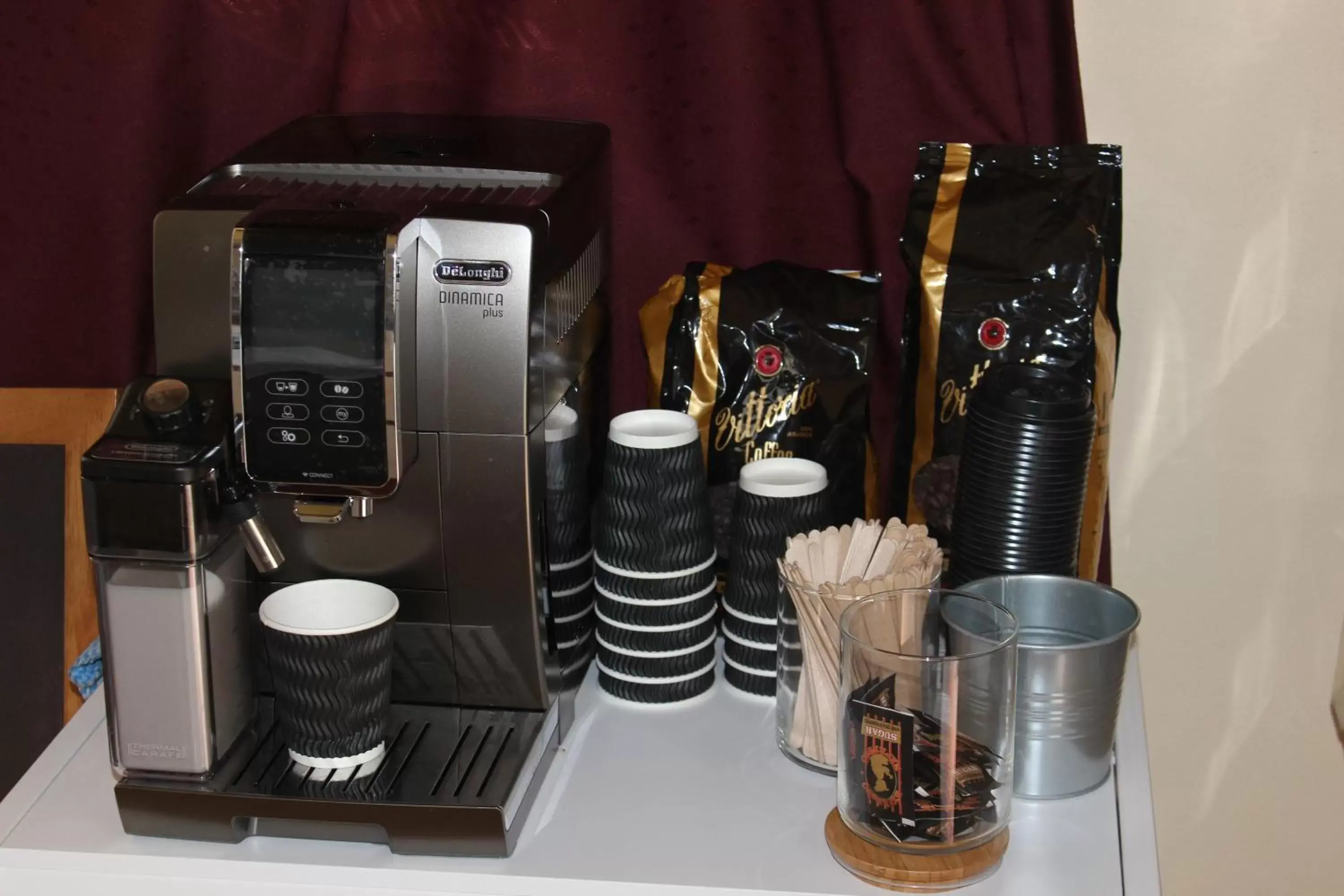 Coffee/tea facilities in Acacia Motor Inn