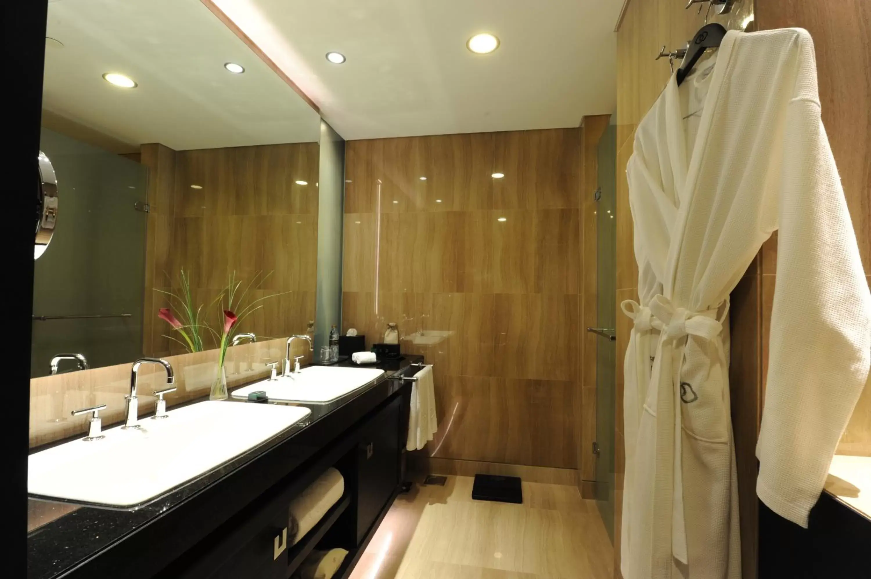 Bathroom in Sofitel Abu Dhabi Corniche