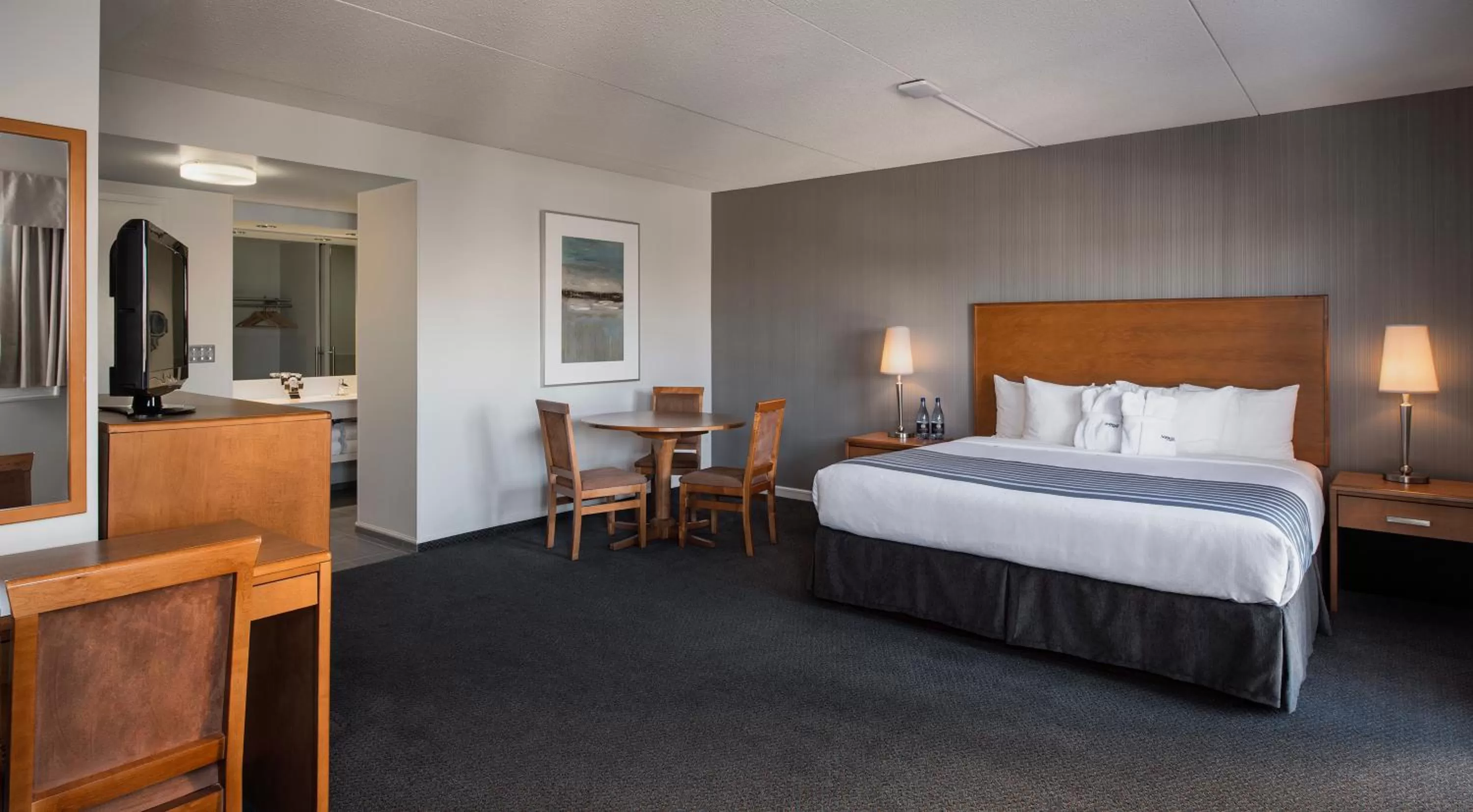 Photo of the whole room, Bed in Norwood Hotel