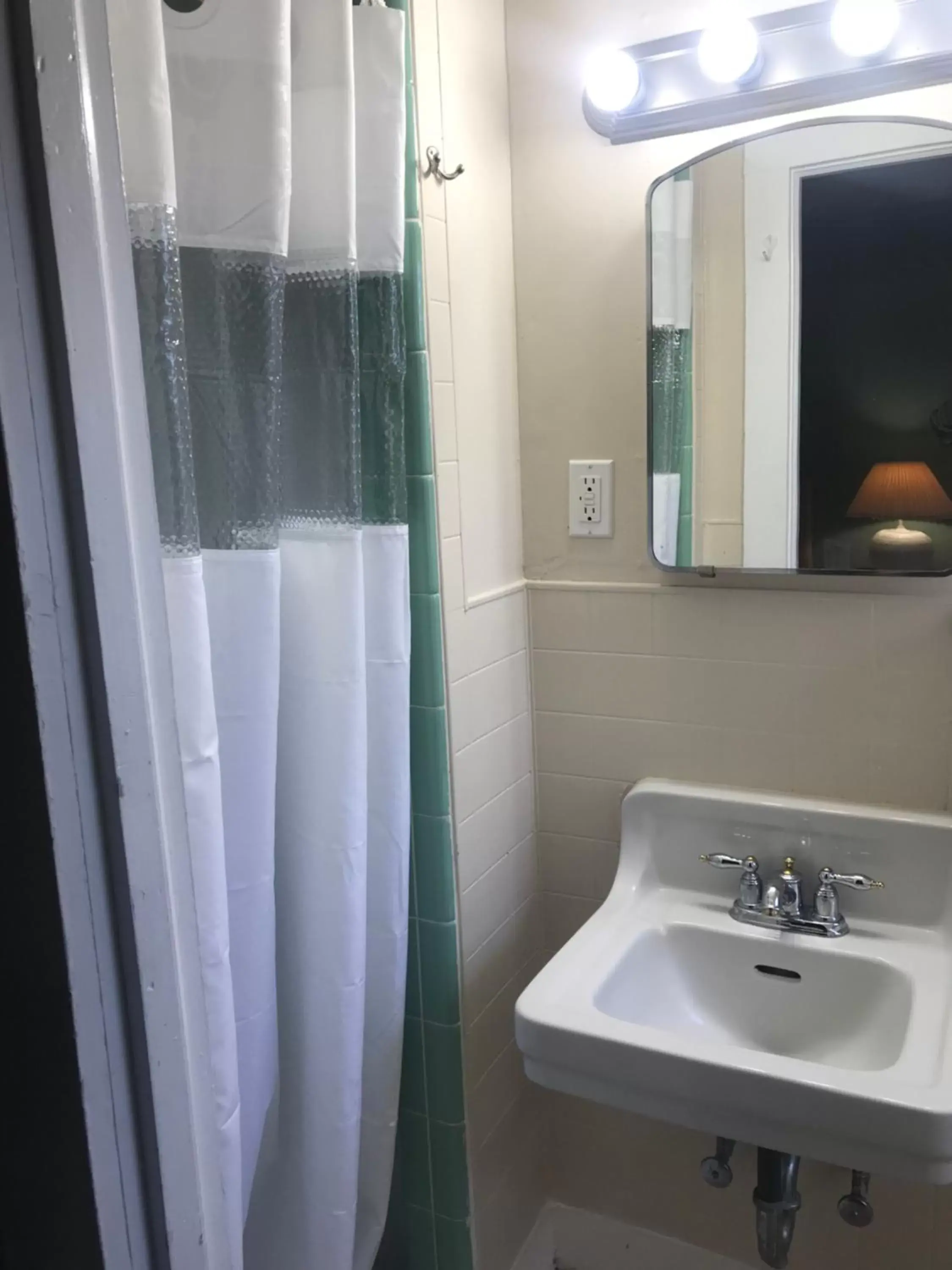 Bathroom in Ocean Lodge Hotel & Apartments